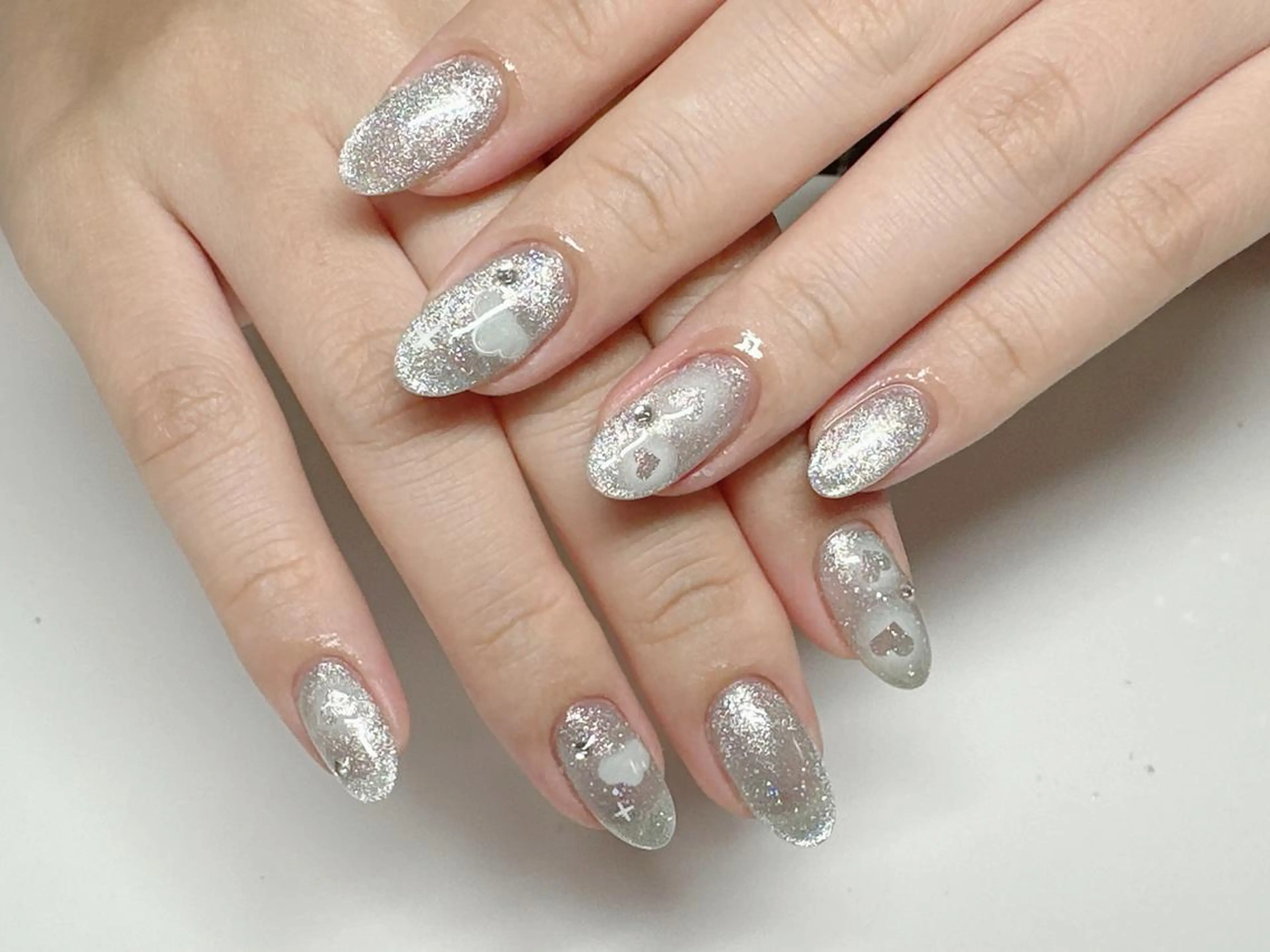 ネイル オーロラネイル 長さ出し フレンチネイル ガーリー キラキラネイル ハンドネイル Lucky nail salonのネイルデザイン