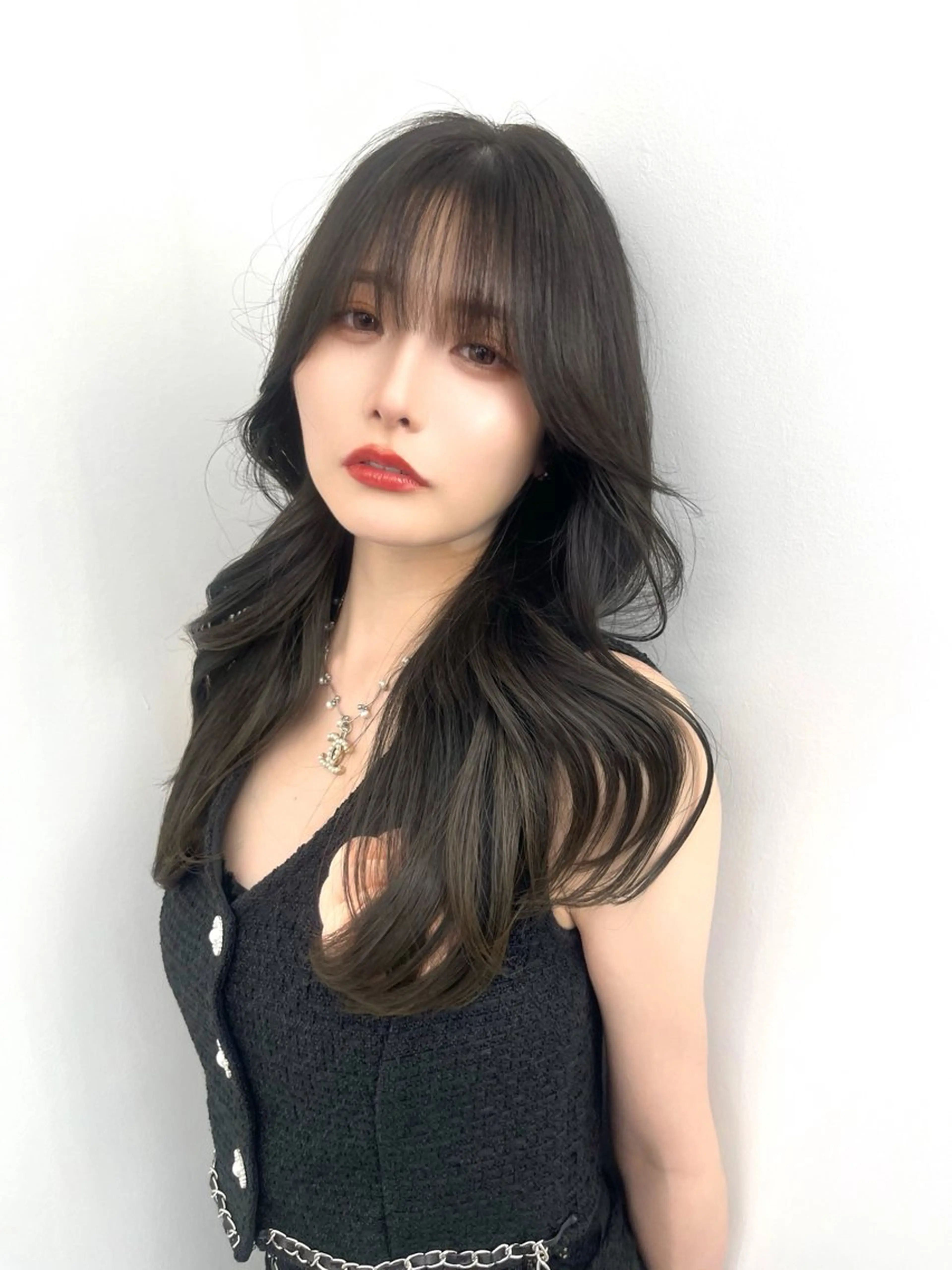 セミロング カラー アッシュ ベージュカラー 黒髪 ブリーチ ブルーカラー ヘアカラー トリートメント 透明感カラー/ 韓国ヘアkanatoのヘアスタイル