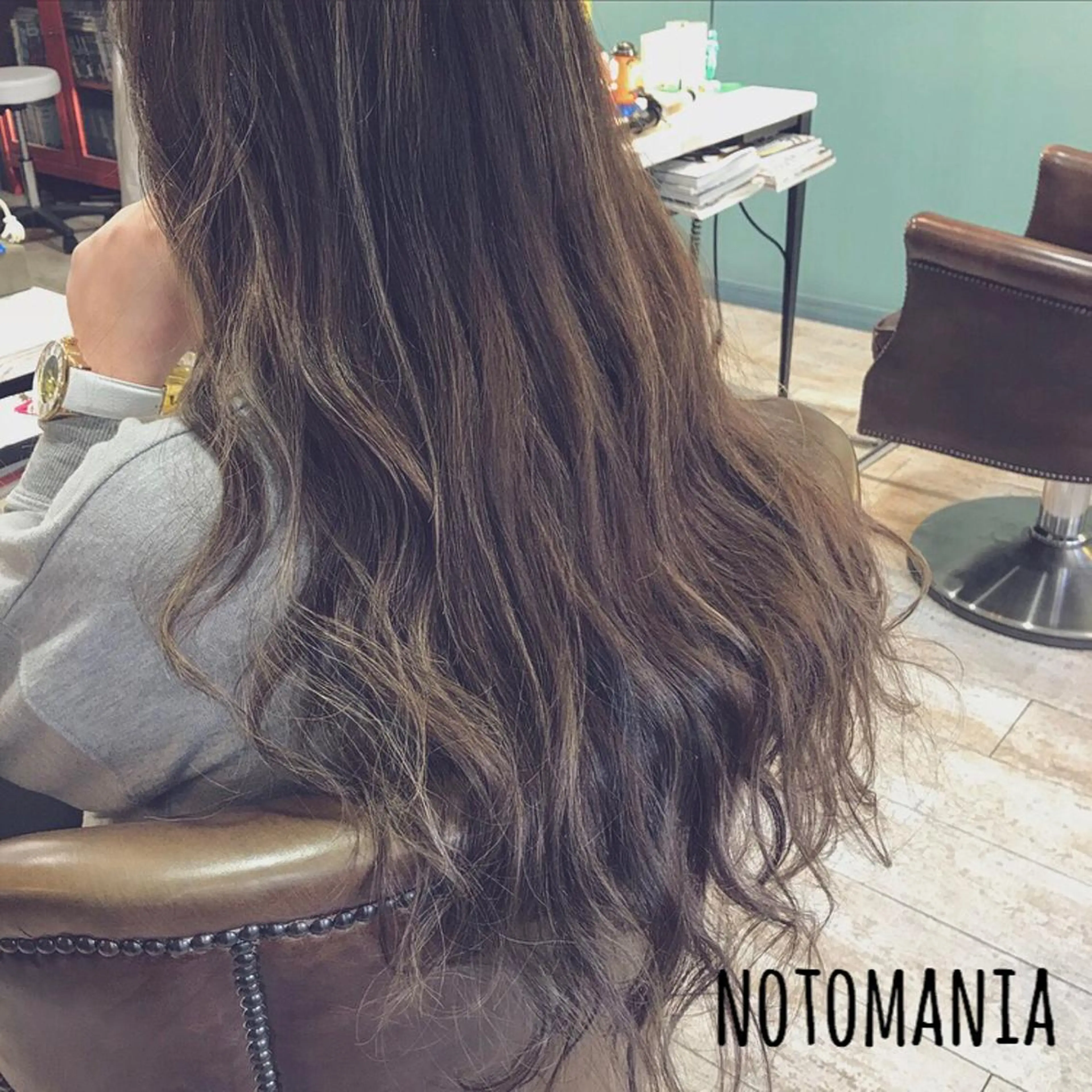 ロング カラー ダークグレー ダークグレージュ グレージュ ハイライトカラー ハイライト イシハラ アズサのヘアスタイル