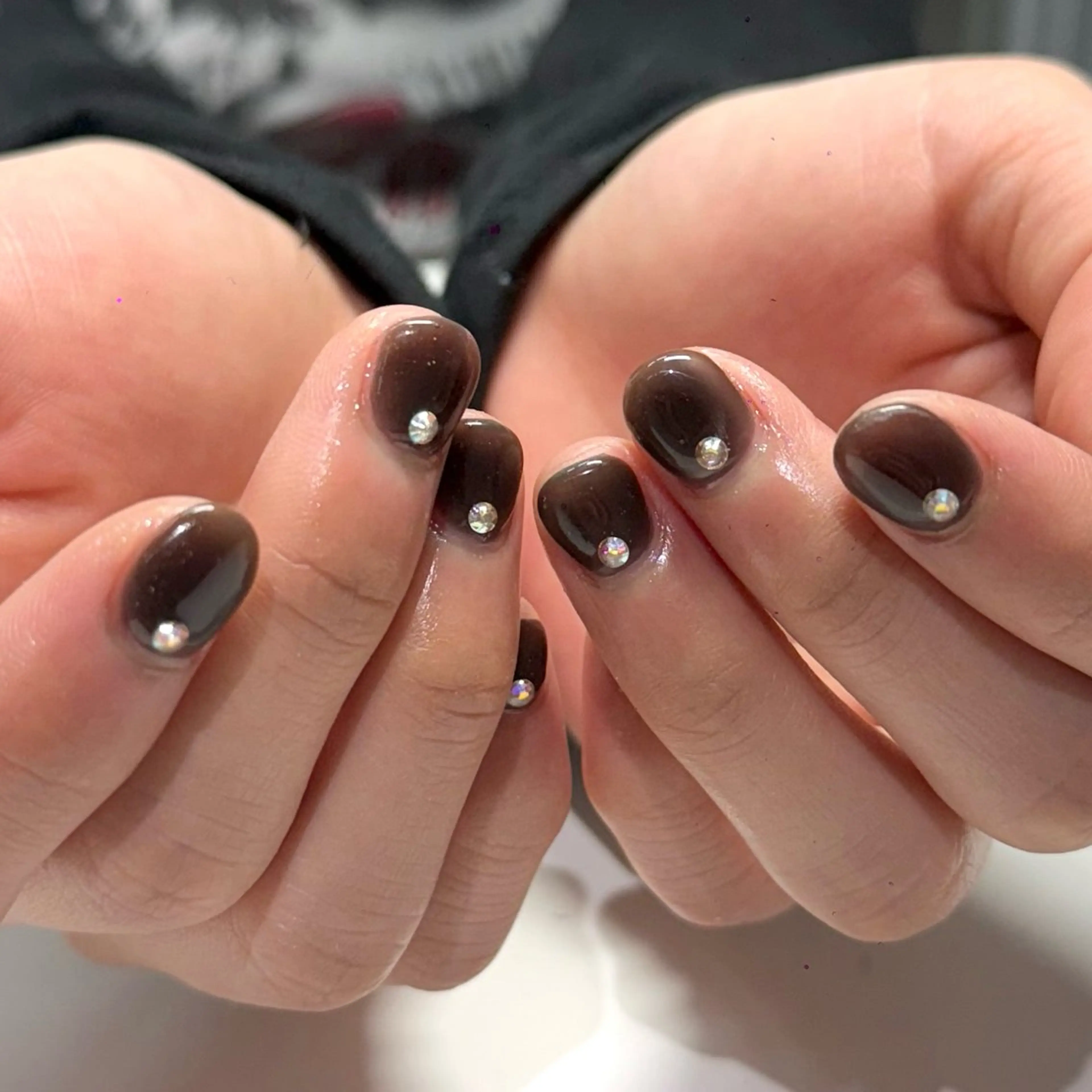 ネイル オーロラネイル ワンカラーネイル ストーンネイル ハンドネイル WOLTOKYO渋谷 lynのネイルデザイン