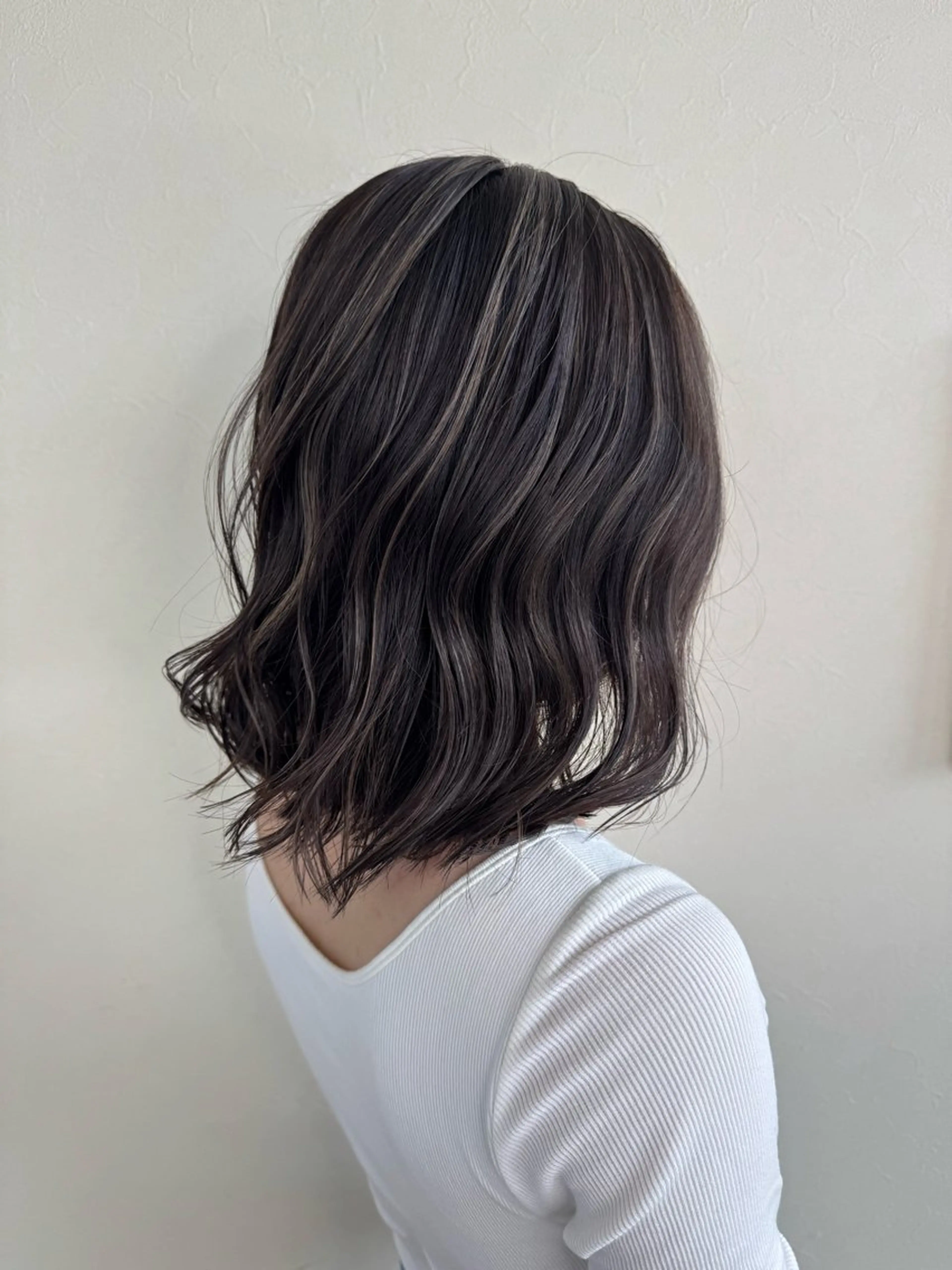 ミディアム カラー グレージュ ハイライトカラー ハイライト ハイライトカラー✨ グレージュ✨鎌倉光洋のヘアスタイル