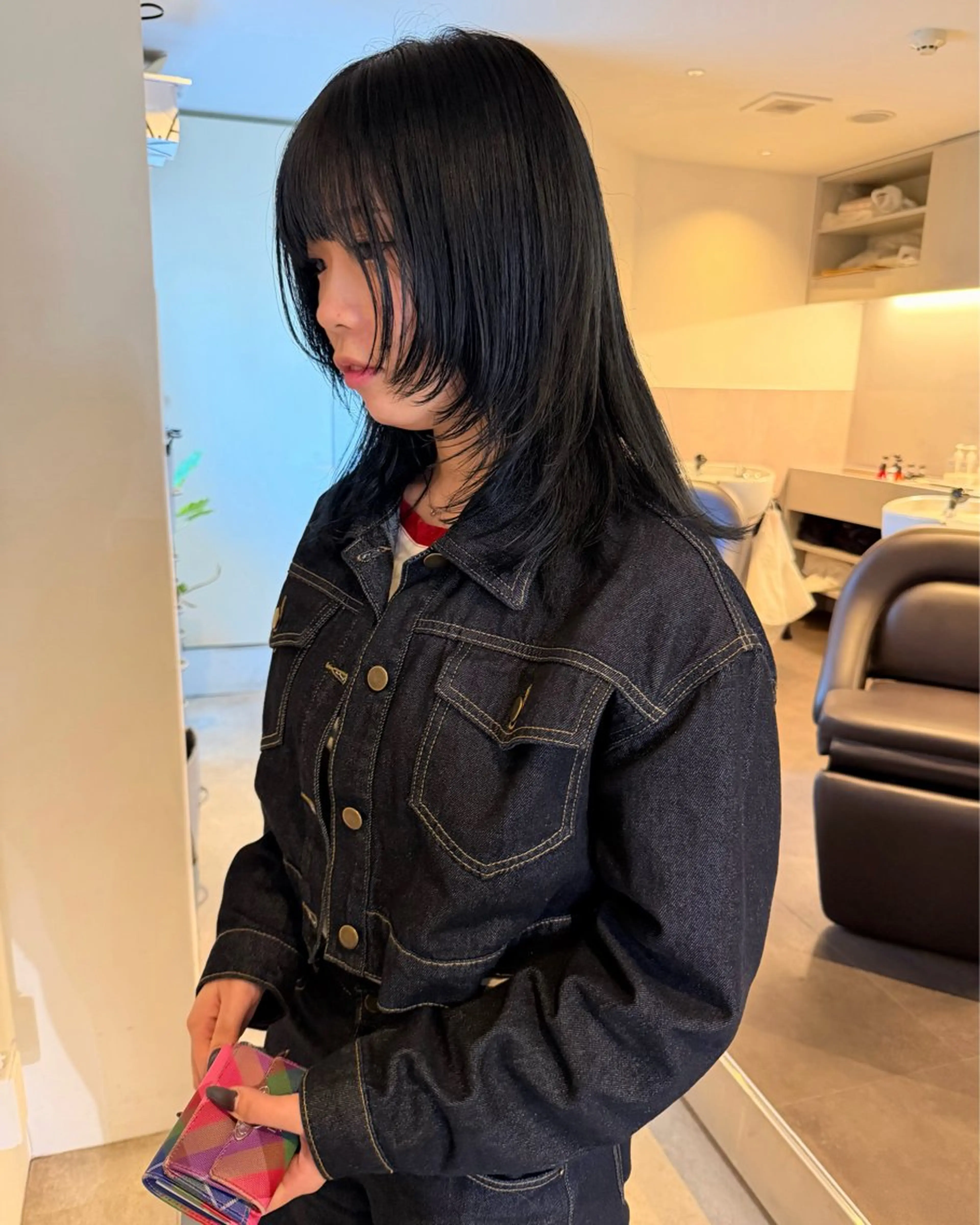 ミディアム ハッシュカット レイヤーカット RAIMA ハイトーン/ベージュのヘアスタイル