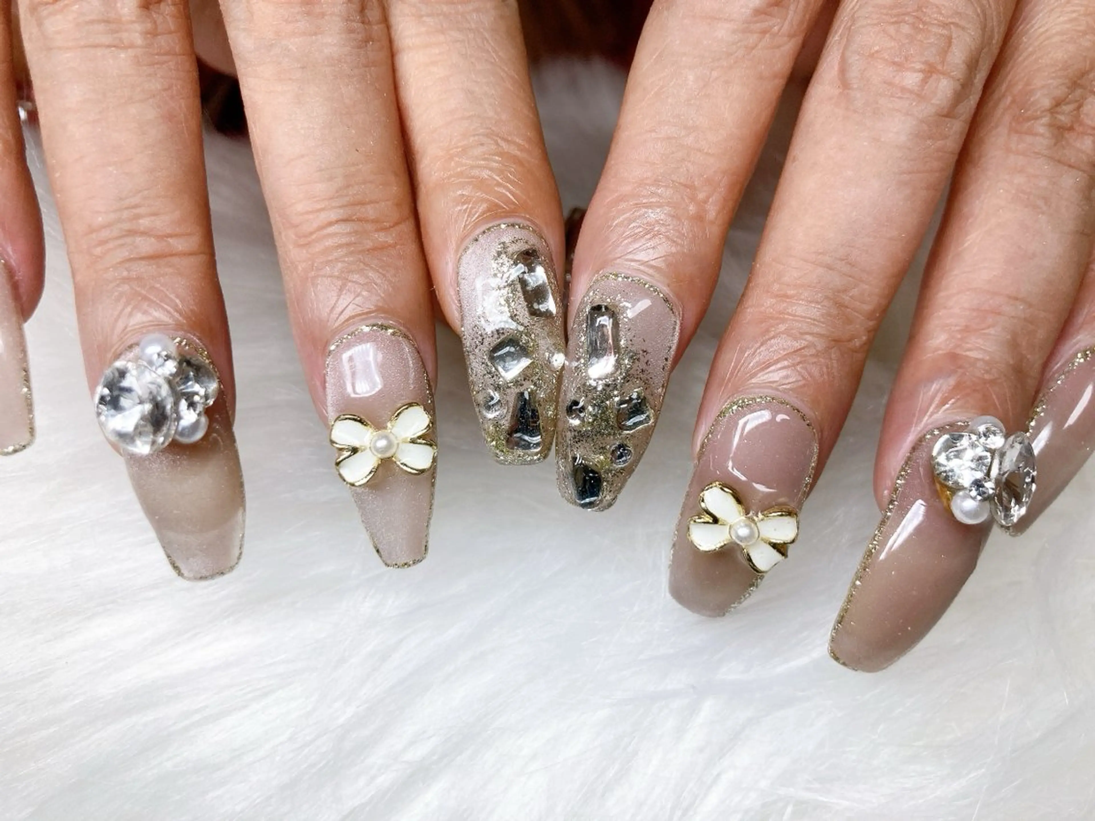 ネイル ECLAT エクラ所属・寺山 千鶴のネイルデザイン