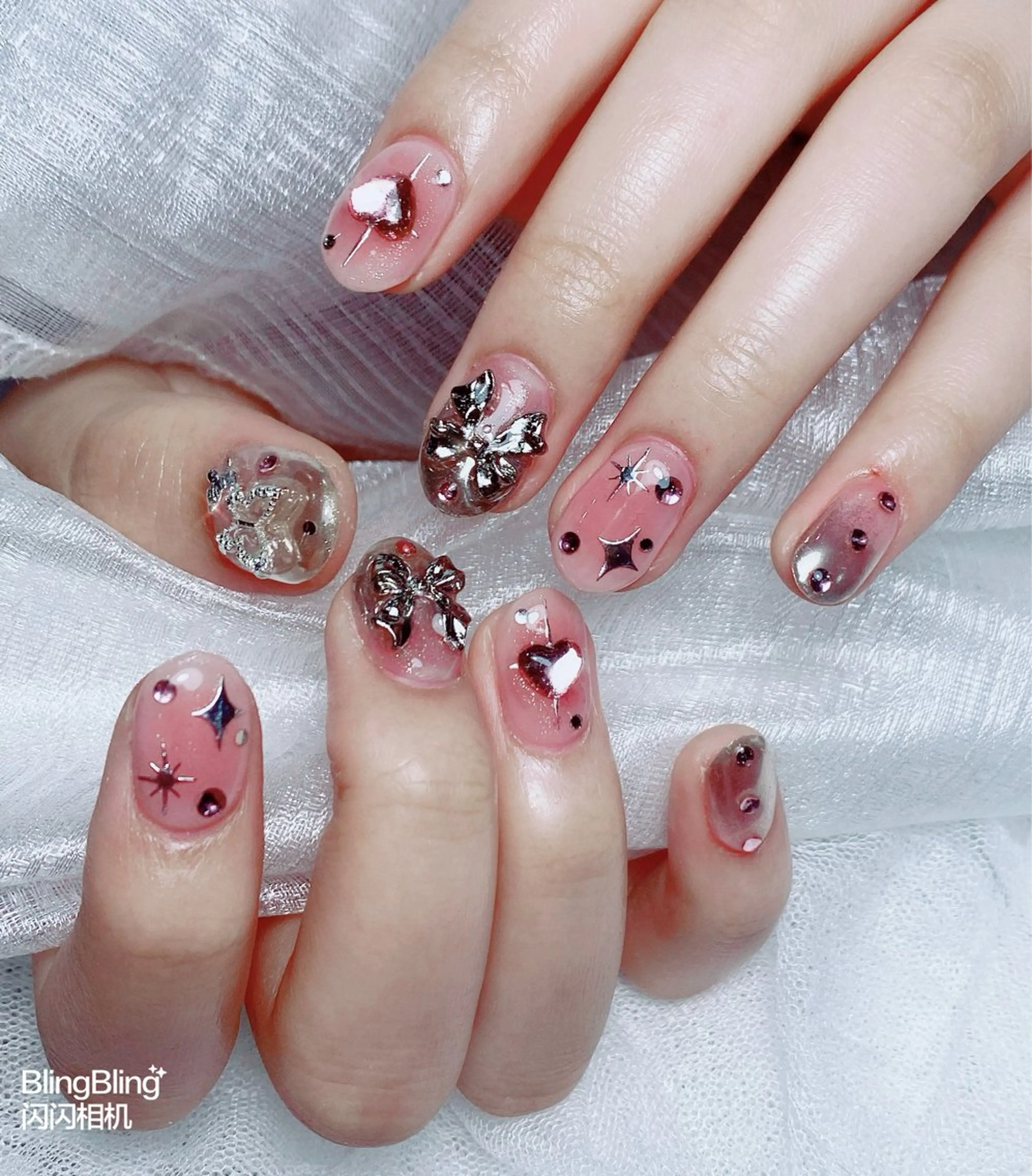 ネイル キラキラネイル 持ち込み Lulu’s ネイルのネイルデザイン