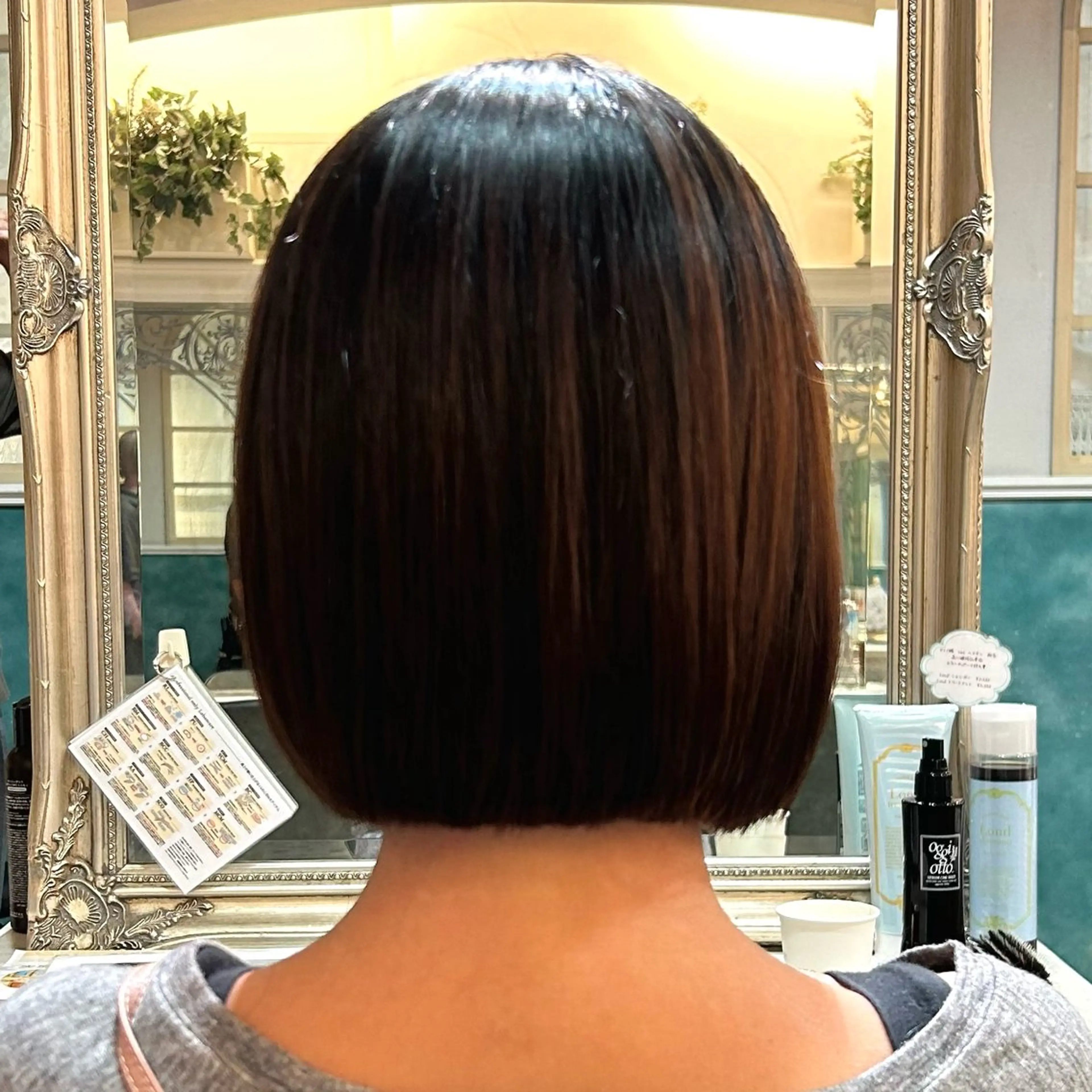 ミディアム ボブ Momoハイレイヤー 海外レイヤーカットのヘアスタイル