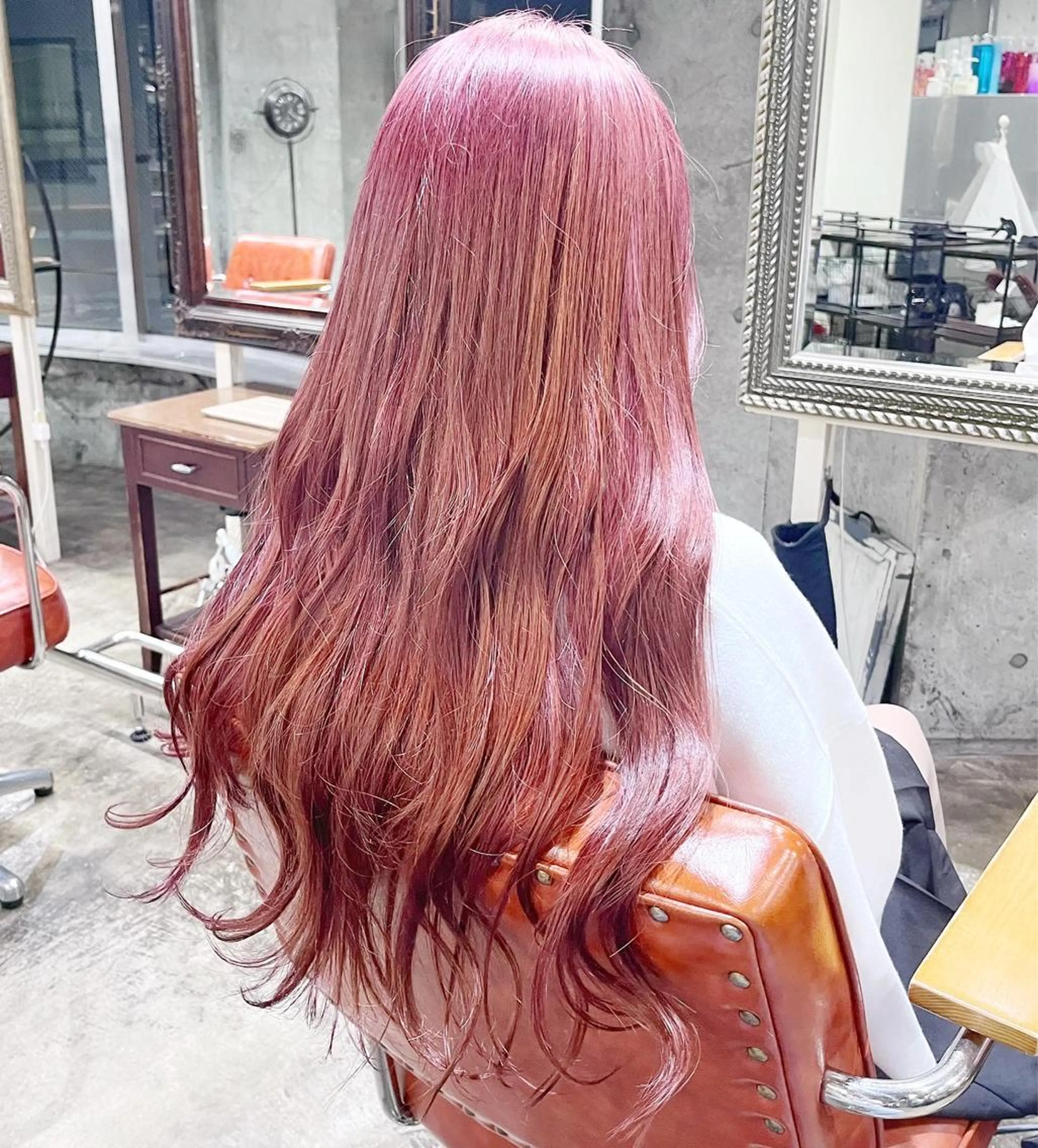 ロング カラー ヘアアレンジ ブリーチ ヘアカラー ピンクカラー🩷 ヘアセットＮＯ.1のヘアスタイル