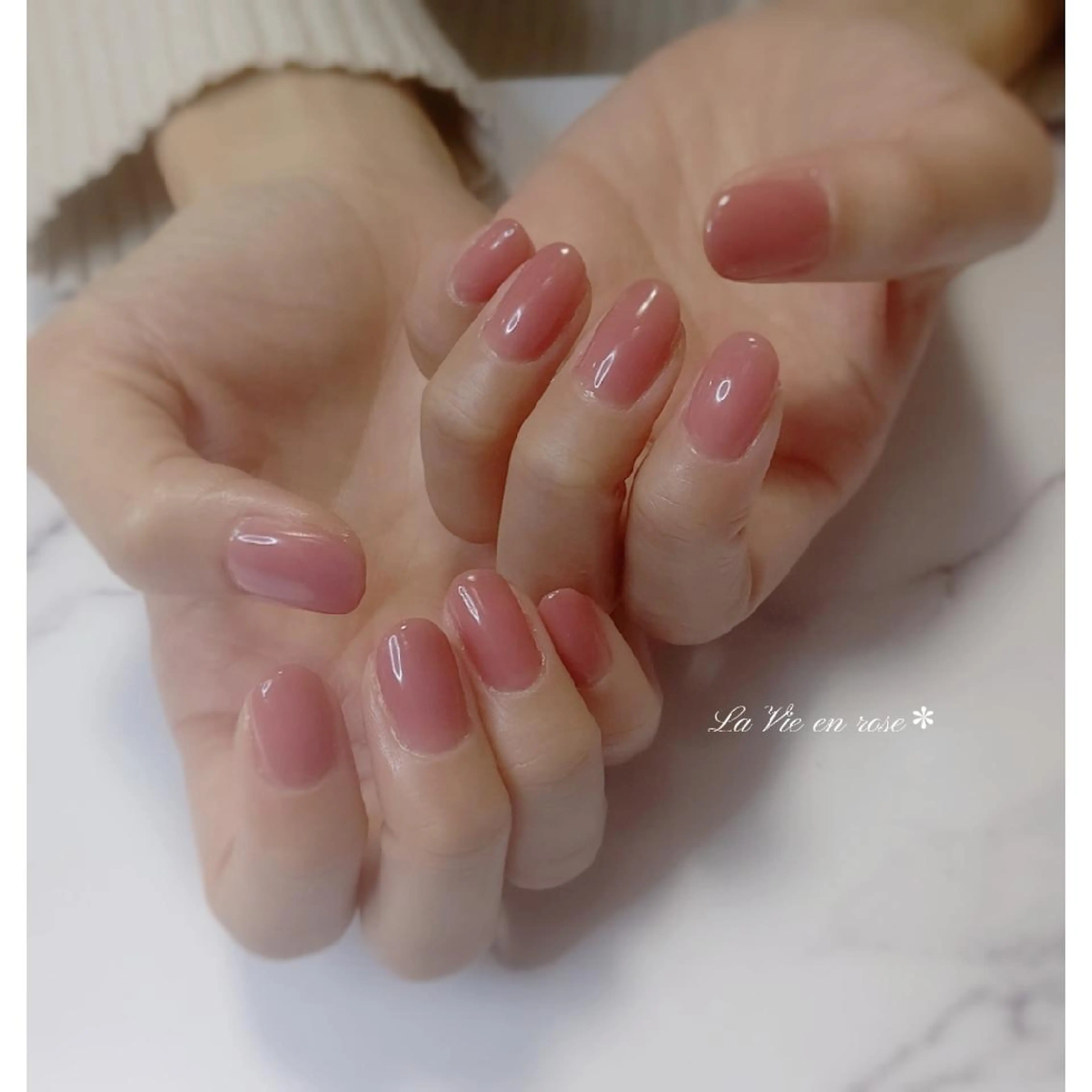 ネイル ワンカラーネイル ラヴィアン ローズのネイルデザイン