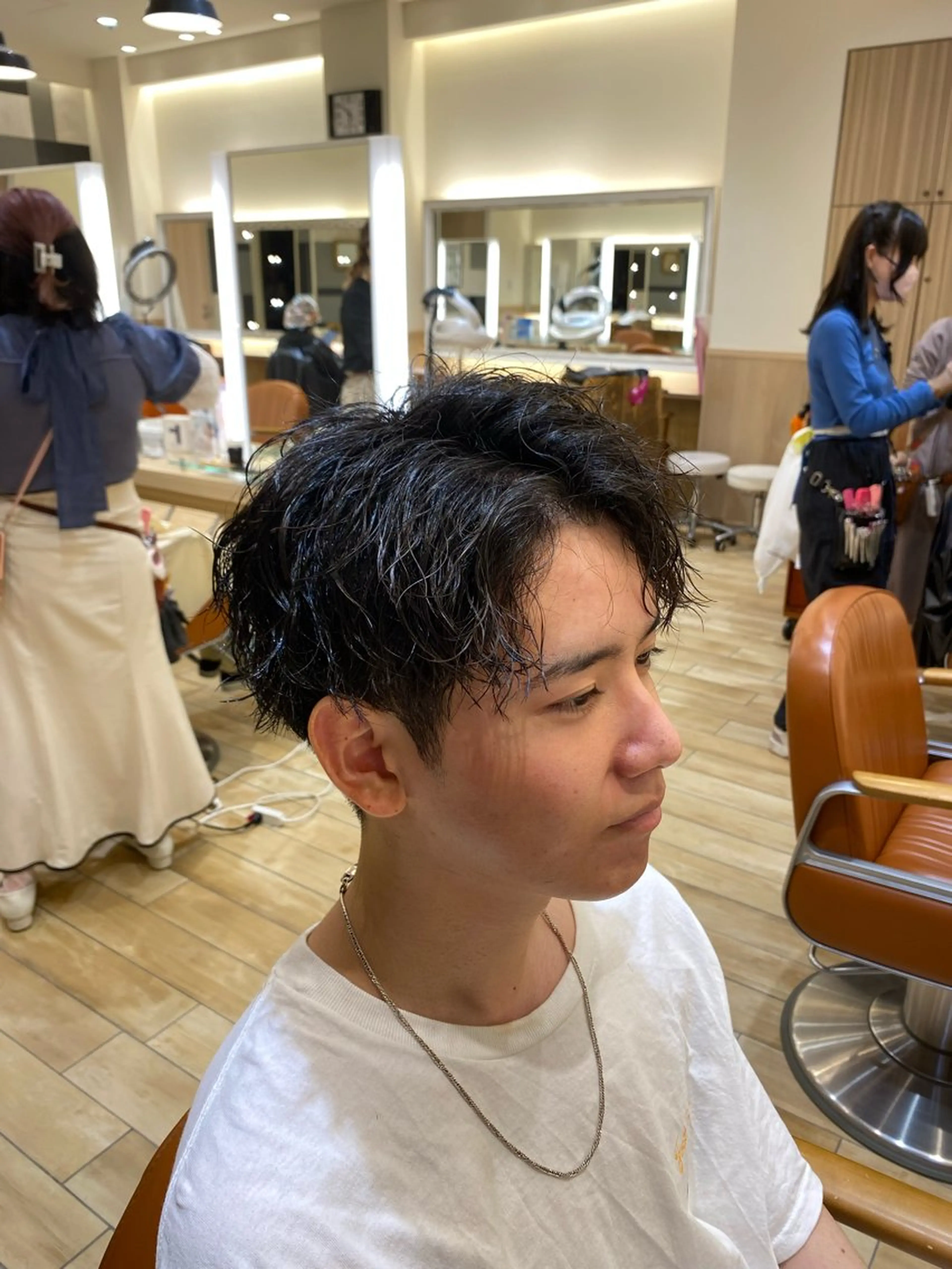 ミディアム パーマ ヘアアレンジ メンズ カット パーマ トリートメント ヘアセット 新宿スペインカール ヨモギダのヘアスタイル