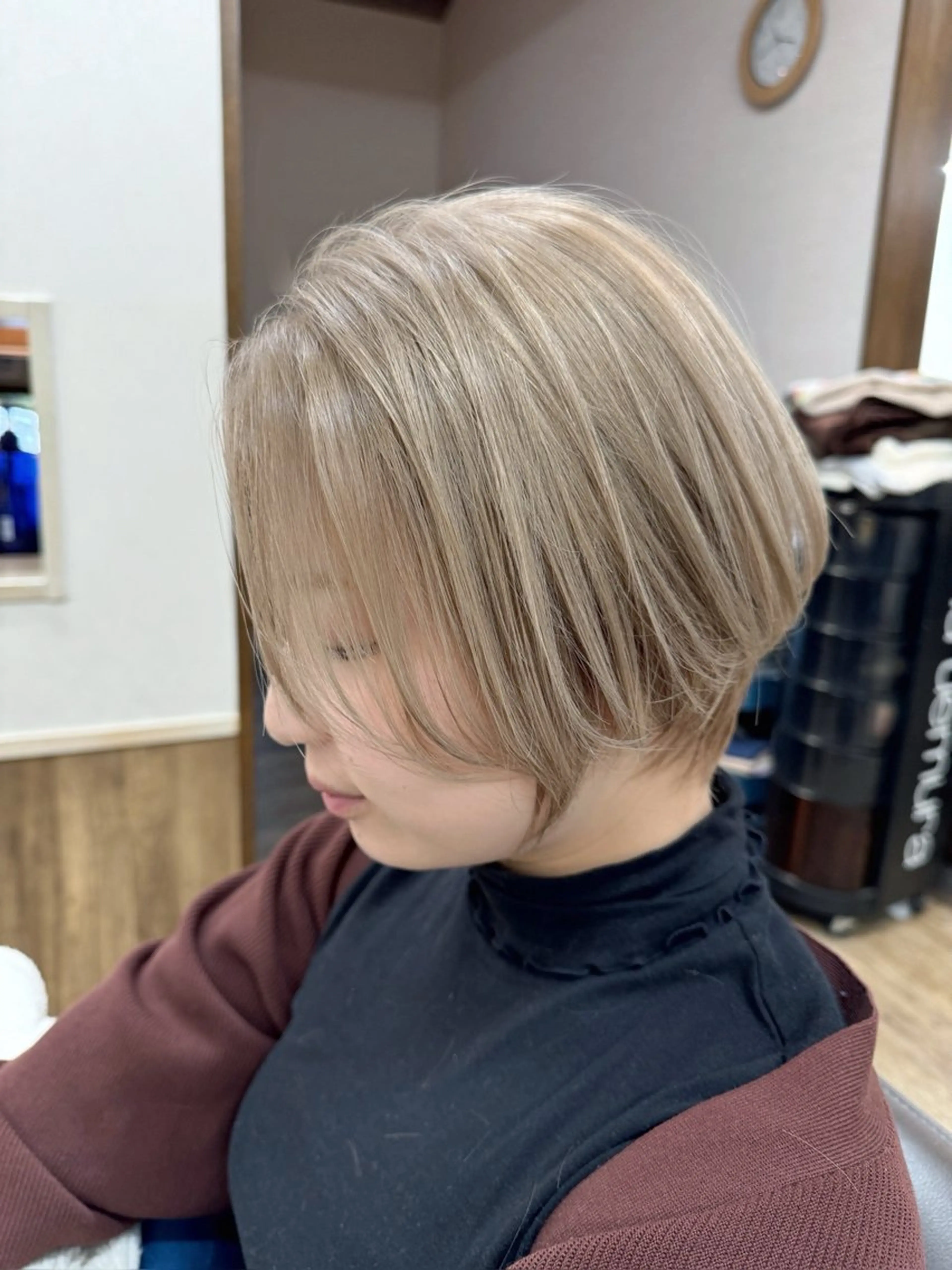 ショート カラー ハイトーンカラー ショートヘア サブリナシュシュ所属・朝倉 海斗のヘアスタイル