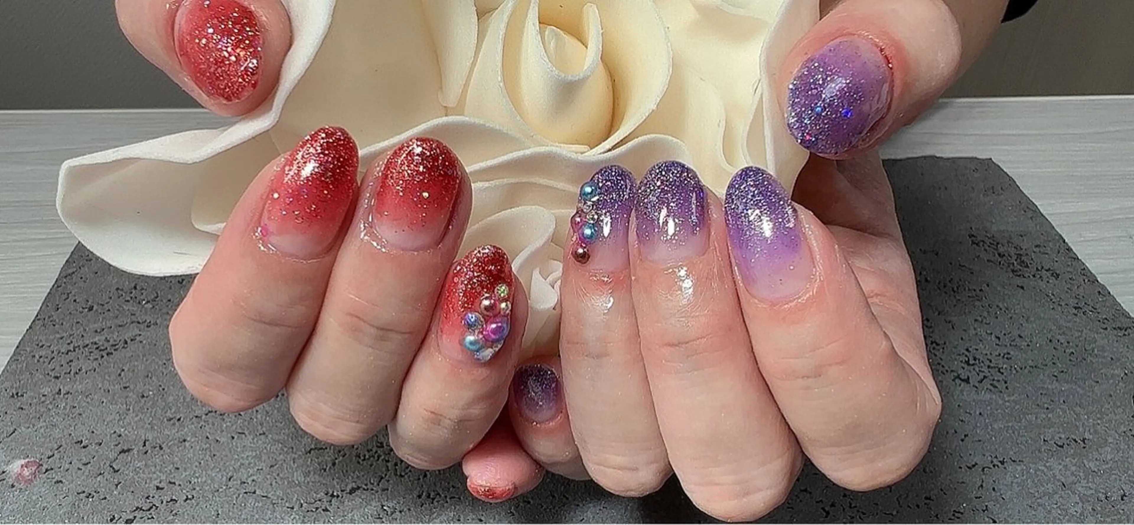 ネイル ラメ(グリッター) ラメグラデーション ストーンネイル Ruana Nailのネイルデザイン