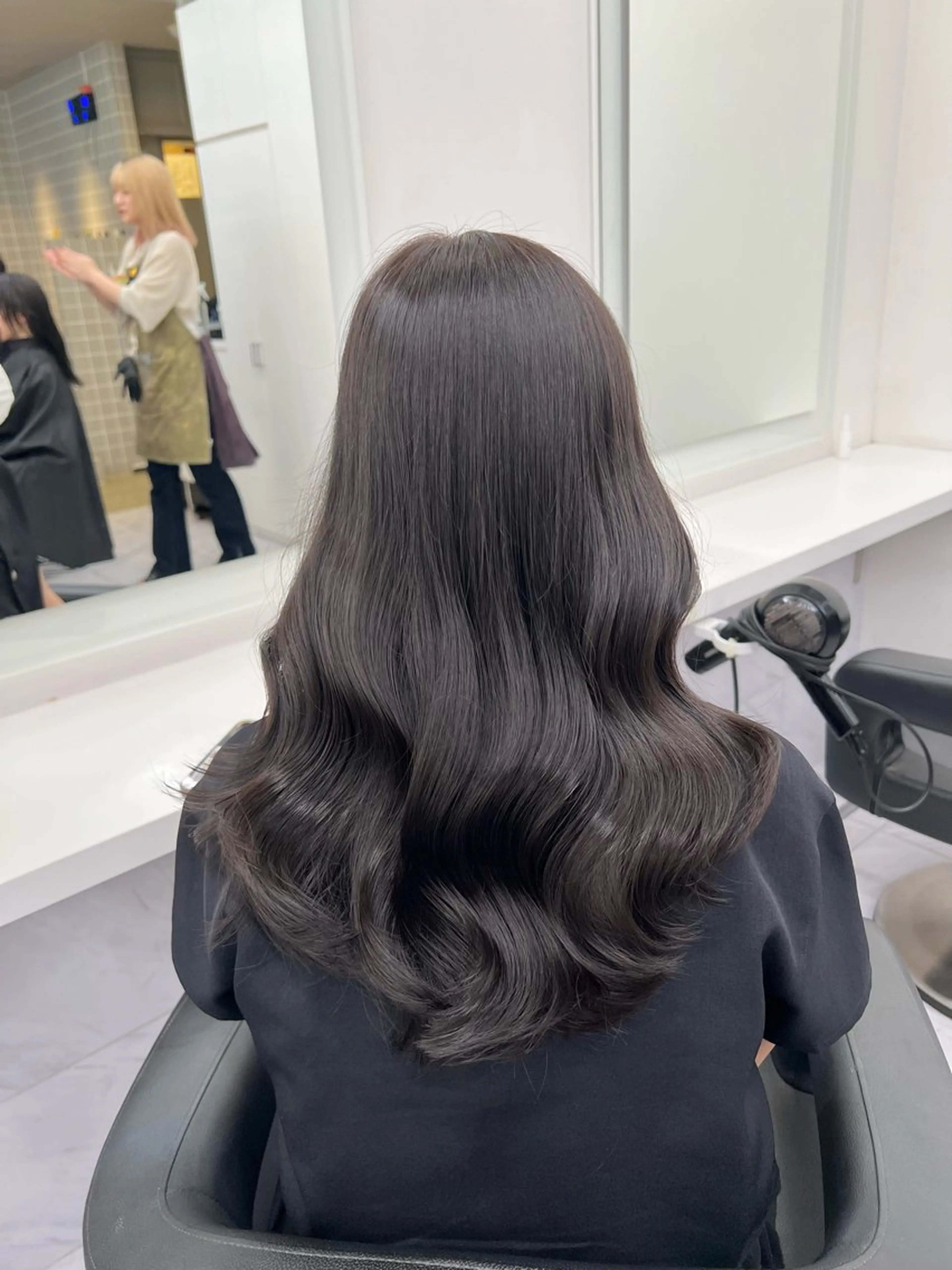 セミロング ヘアカラー トリートメント ヘッドスパ ヘアセット 💍レイヤーカット 艶髪💍亘紘輝のヘアスタイル