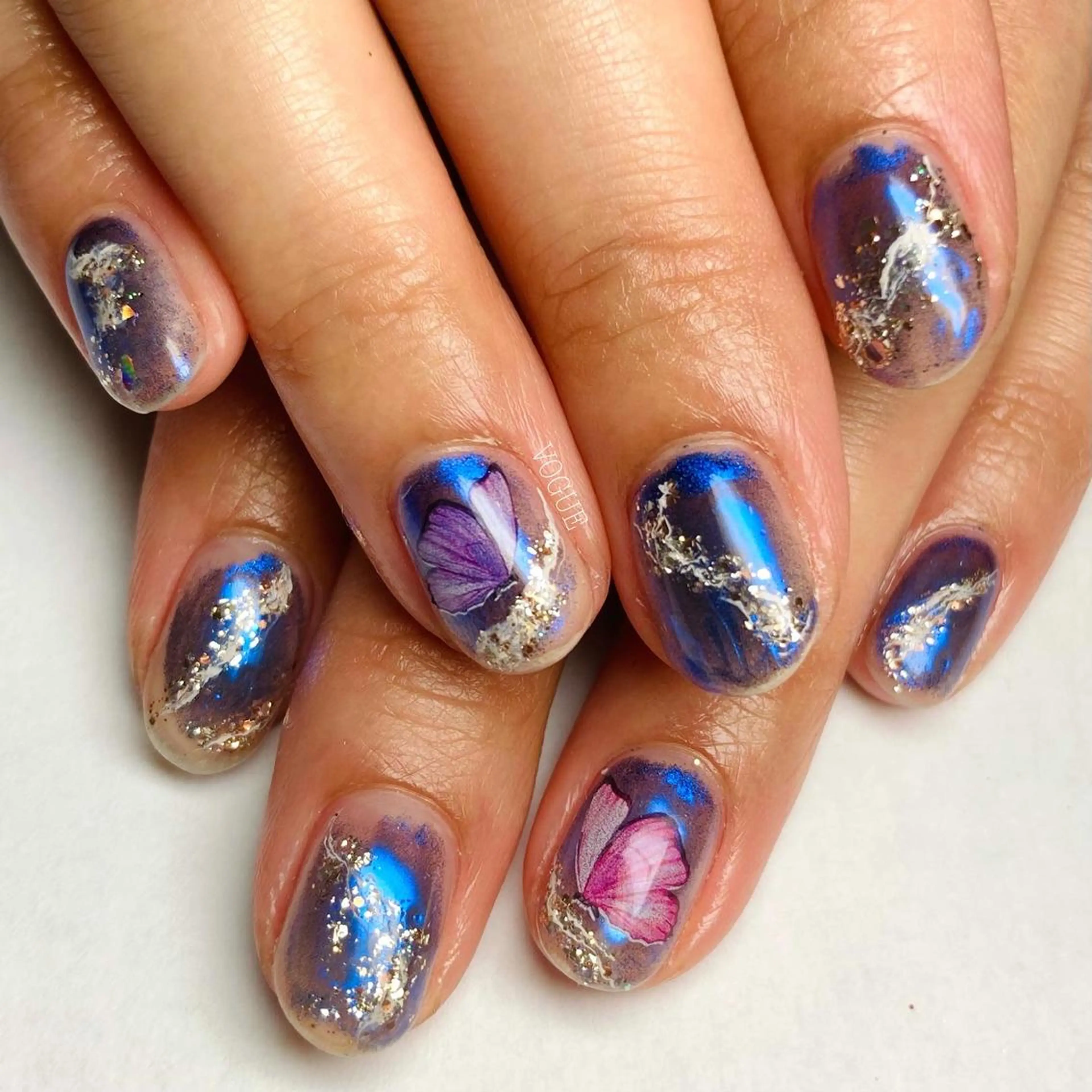 ネイル ブルー ミラーネイル ニュアンスネイル ハンドネイル VOGUE ×SWANのネイルデザイン