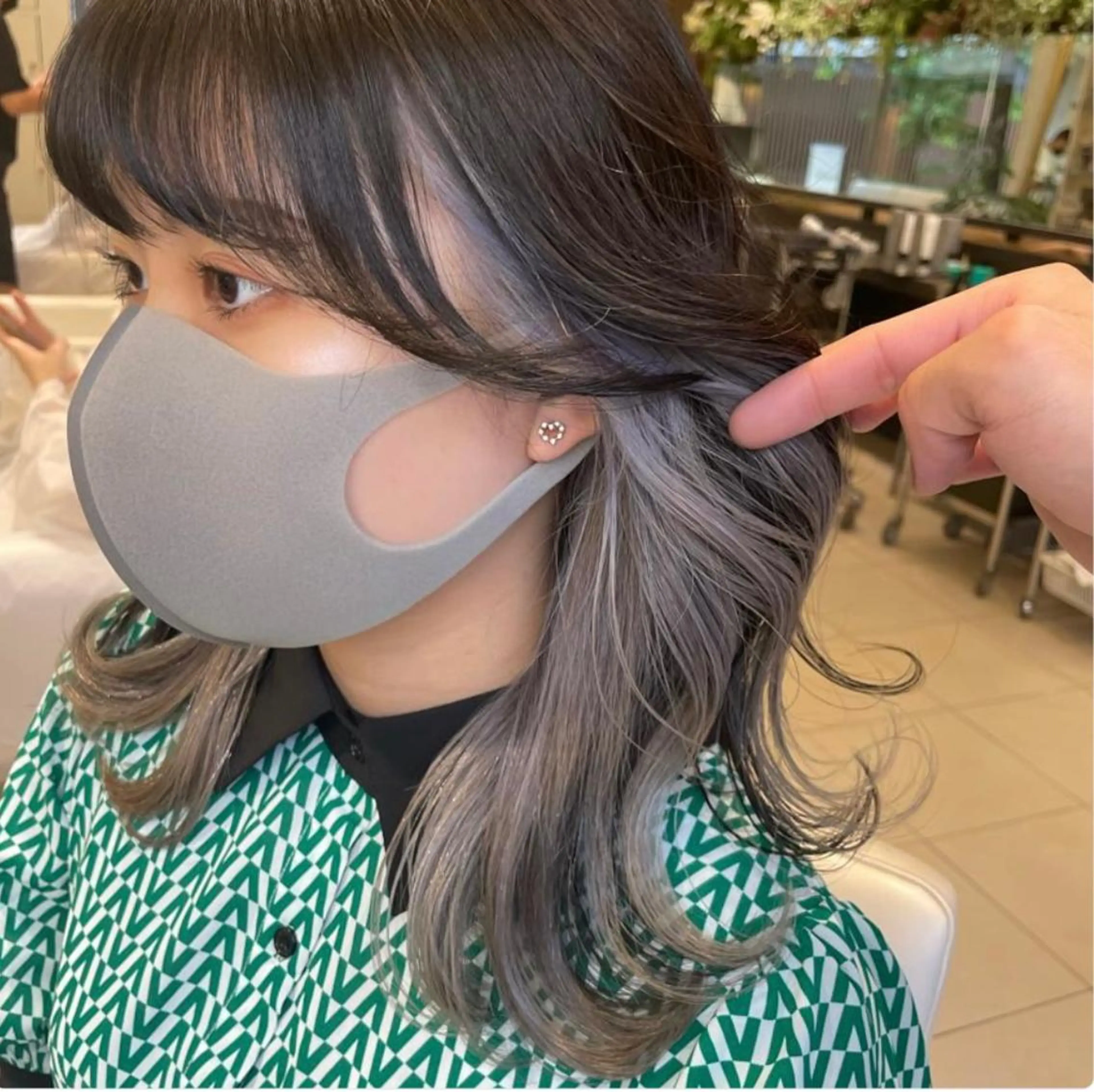 セミロング カラー ミストバング ベージュカラー ブリーチ ブルーカラー ケアブリーチ ヘアカラー トリートメント matiz マティス　表参道所属・💙アンブレラカラー 髪質改善　丸尾】のヘアスタイル