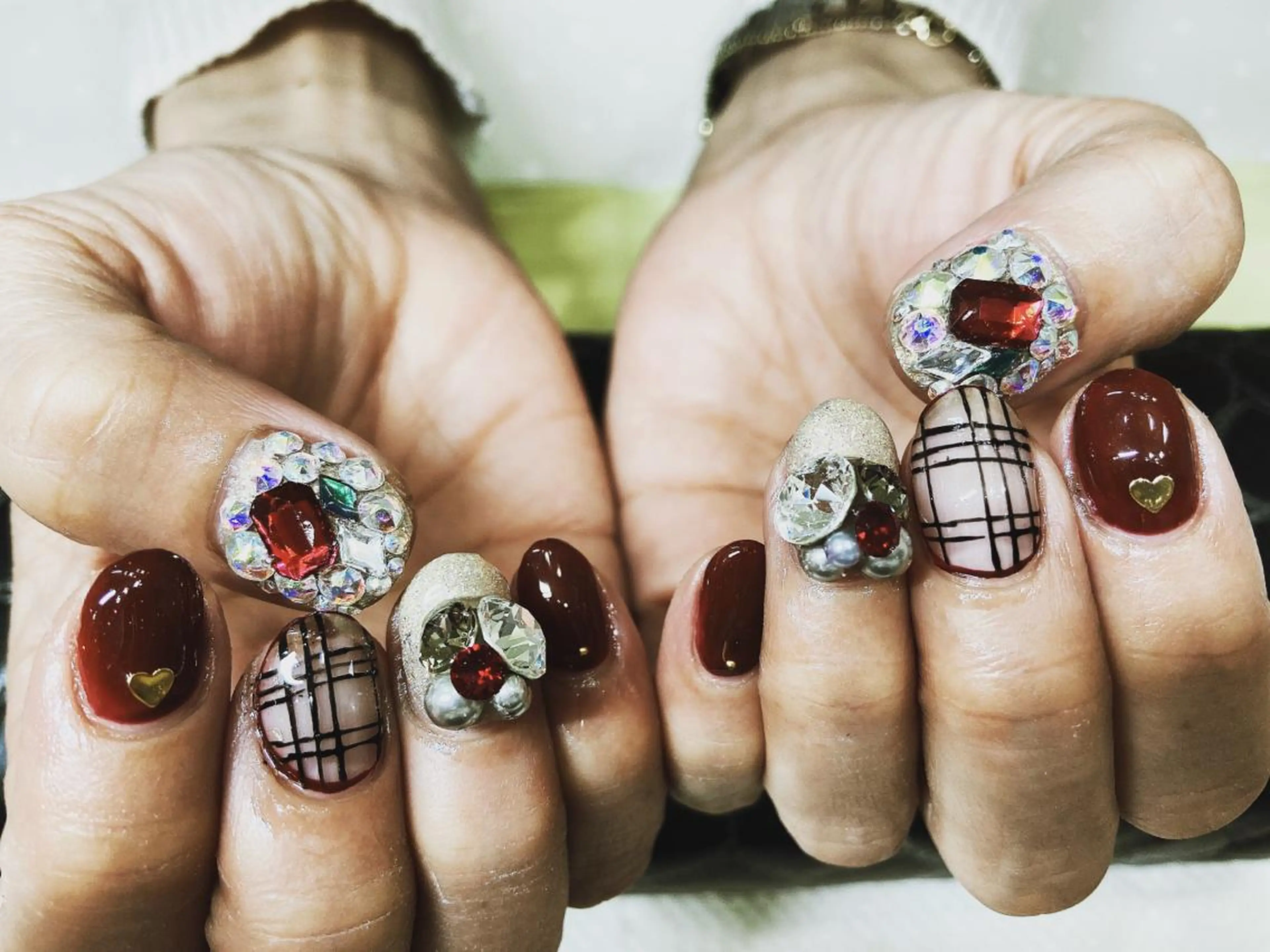 ネイル ボルドー ストーンネイル Nail Salon MUSEのネイルデザイン