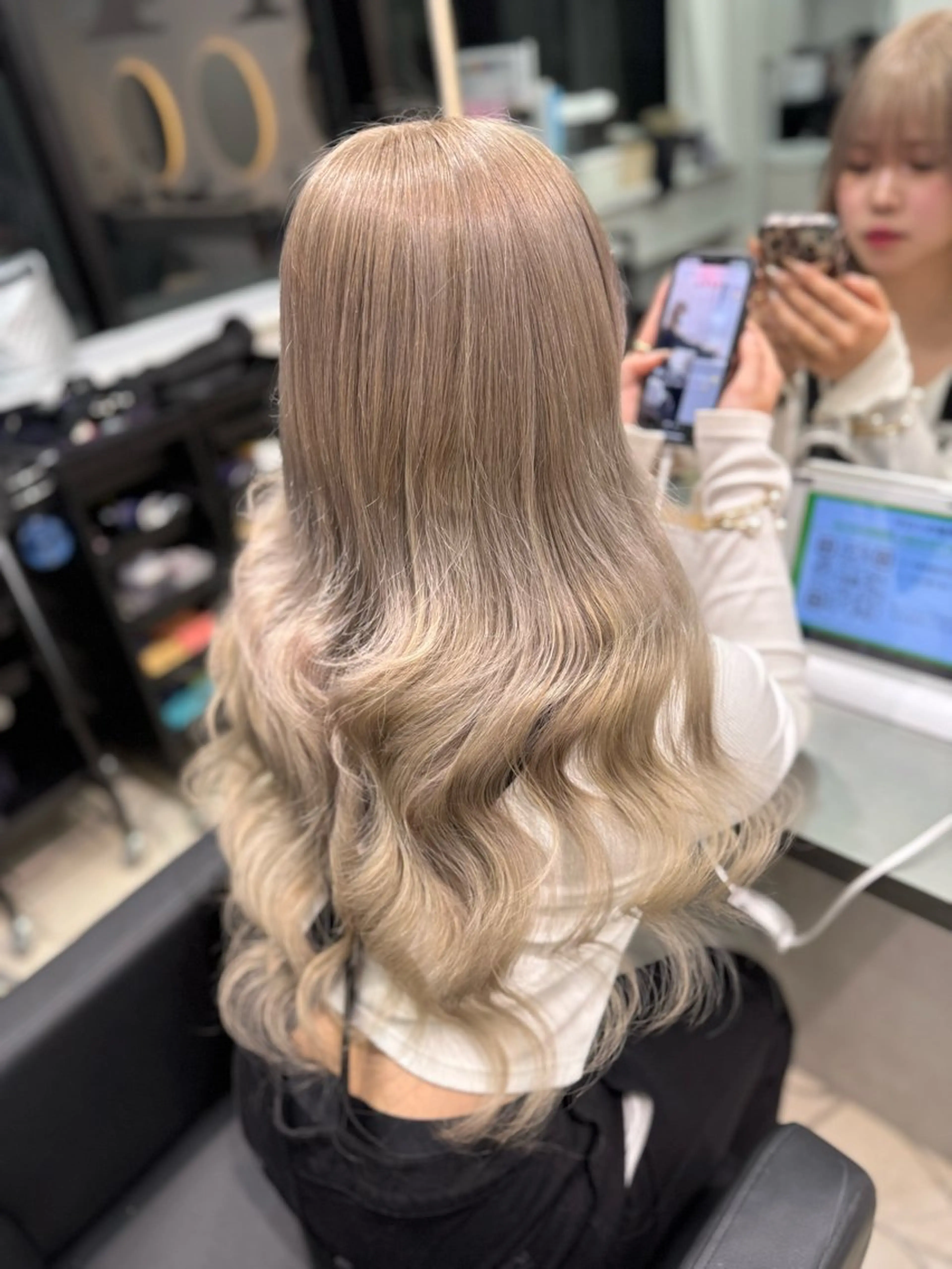 ロング Lapis シオンのヘアスタイル