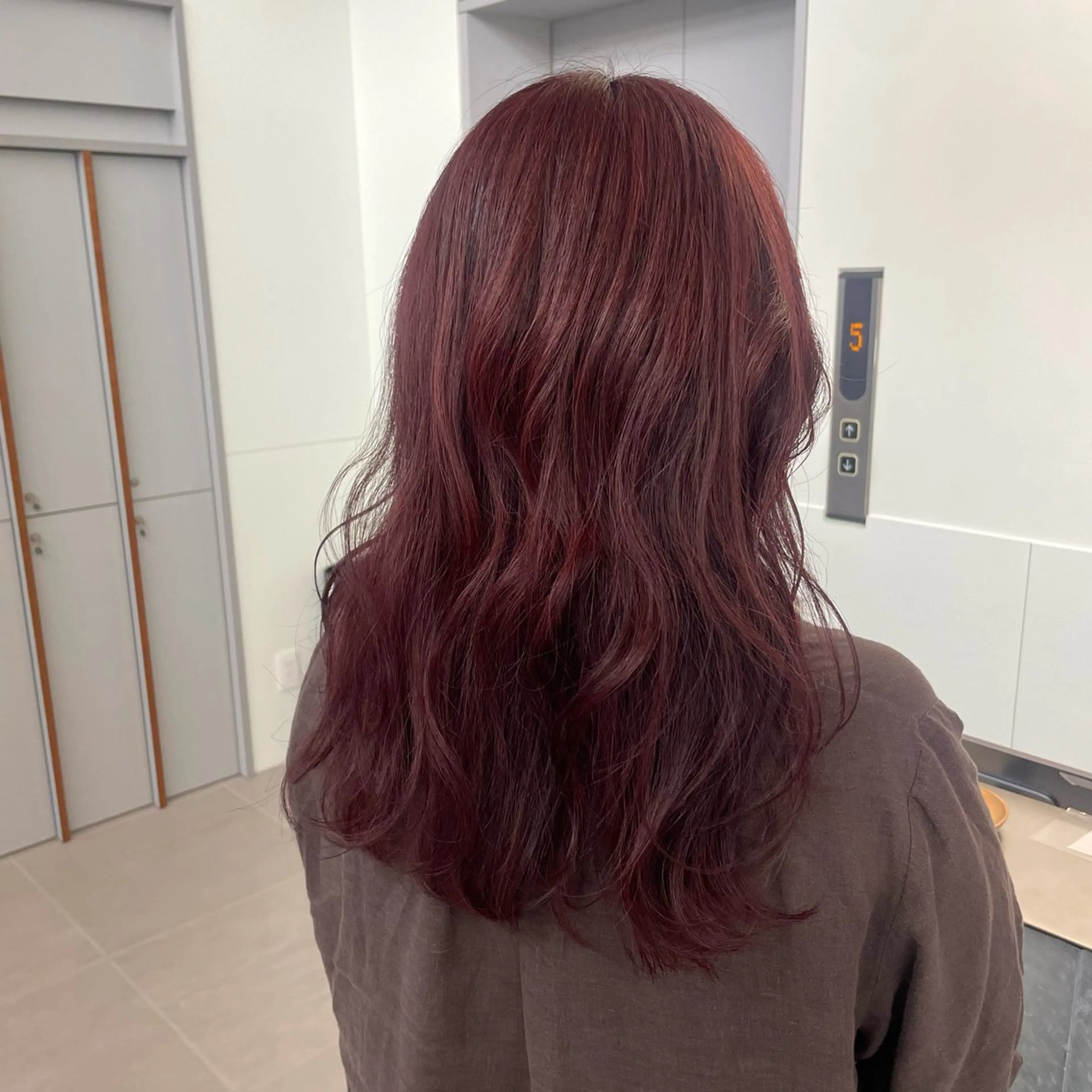 ロング カラー ベージュカラー ブリーチ ブラウンカラー カシス 透明感カラー ヘアカラー トリートメント ブリーチ/レイヤー 🌻Mutsumiのヘアスタイル