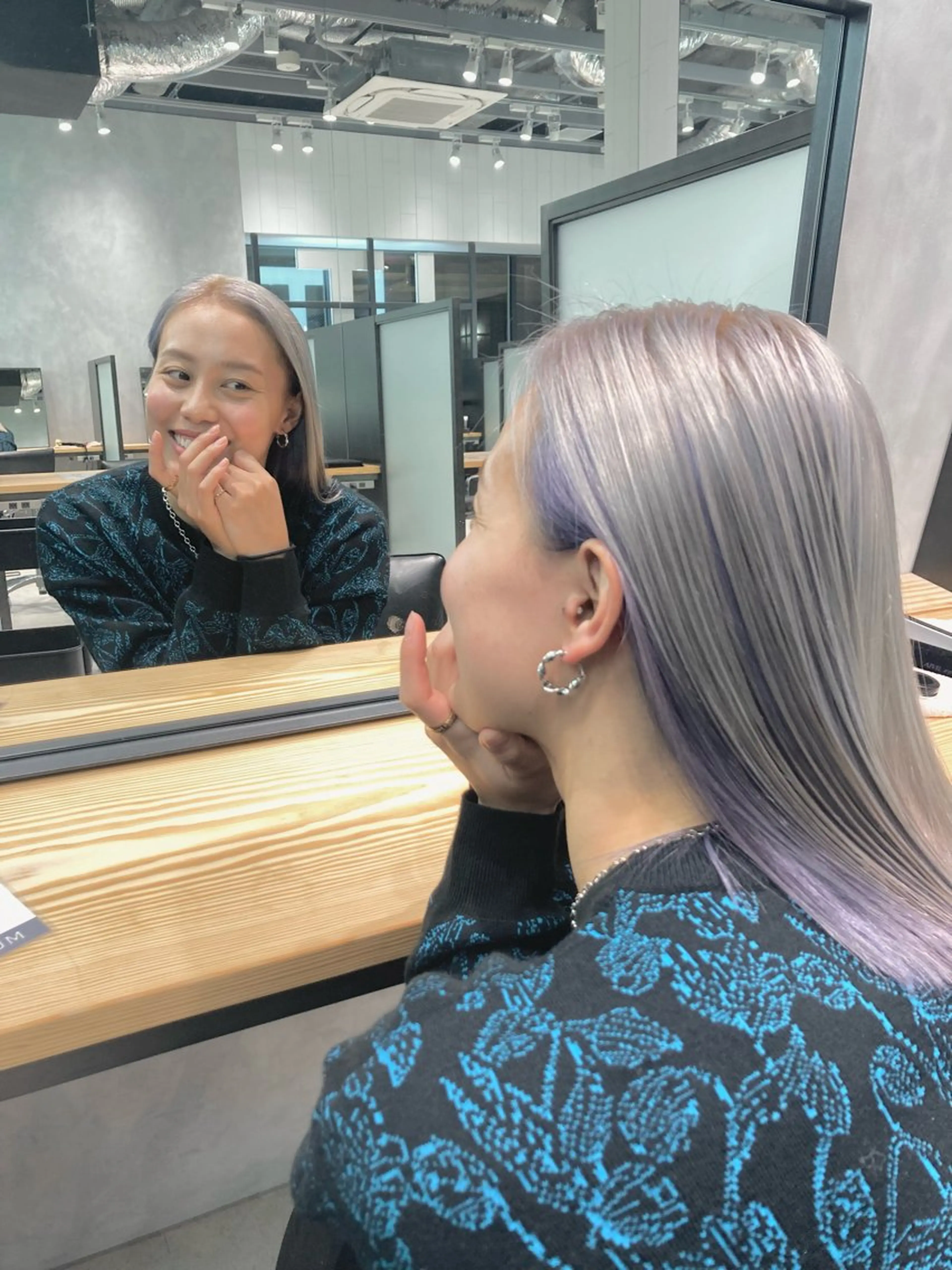 ミディアム カラー ブリーチ ケアブリーチ インナーカラー ラベンダーカラー シルバー 似合わせ小顔ショート /akane🐰♥️のヘアスタイル