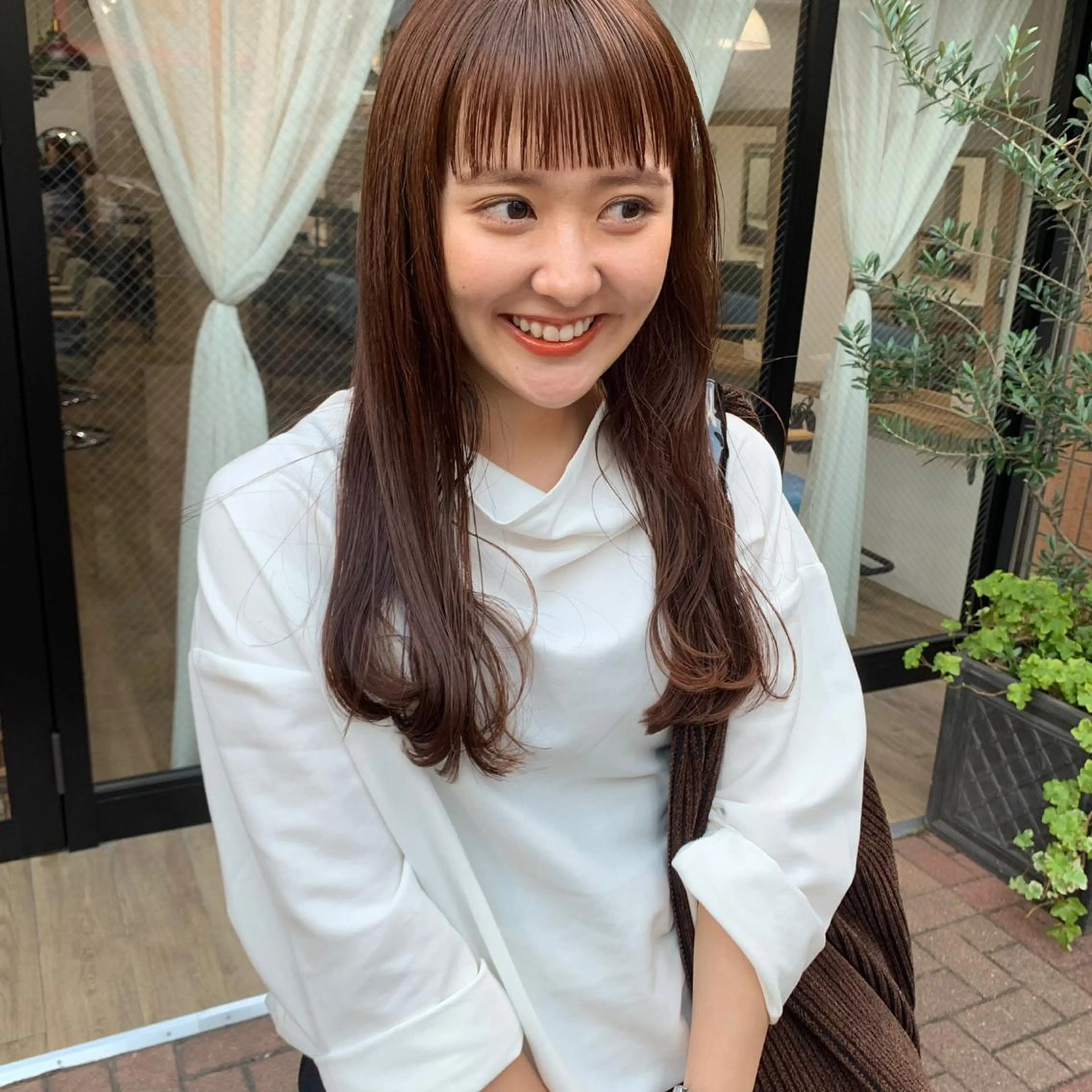 ロング カラー ブラウンカラー イルミナカラー オレンジ オレンジブラウン シースルーバング カット ヘアカラー トリートメント レイヤー/顔周り /AKARIのヘアスタイル