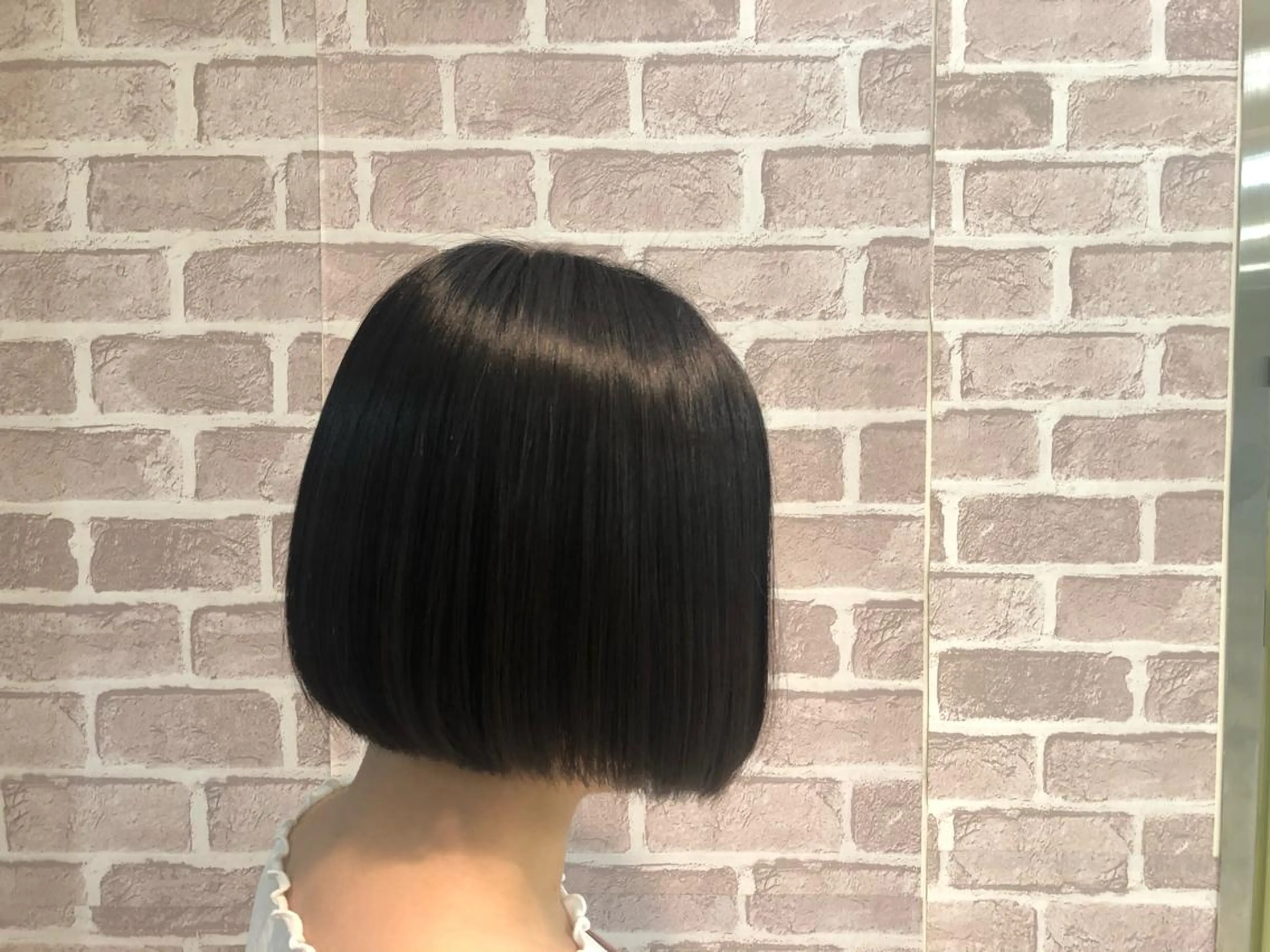 ショート ボブ 【髪風船】上大岡店所属・齋藤 尋真のヘアスタイル