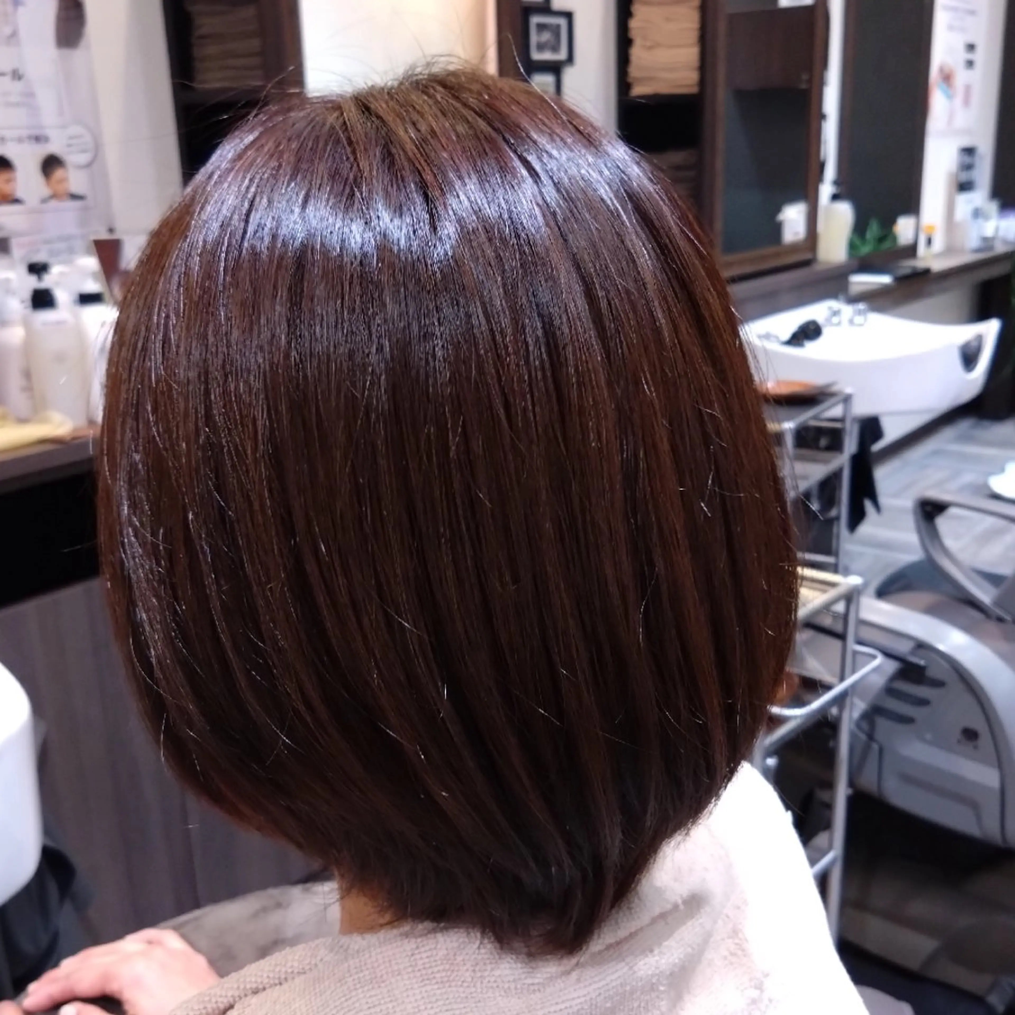 ショート カラー オリーブカラー RI YUのヘアスタイル