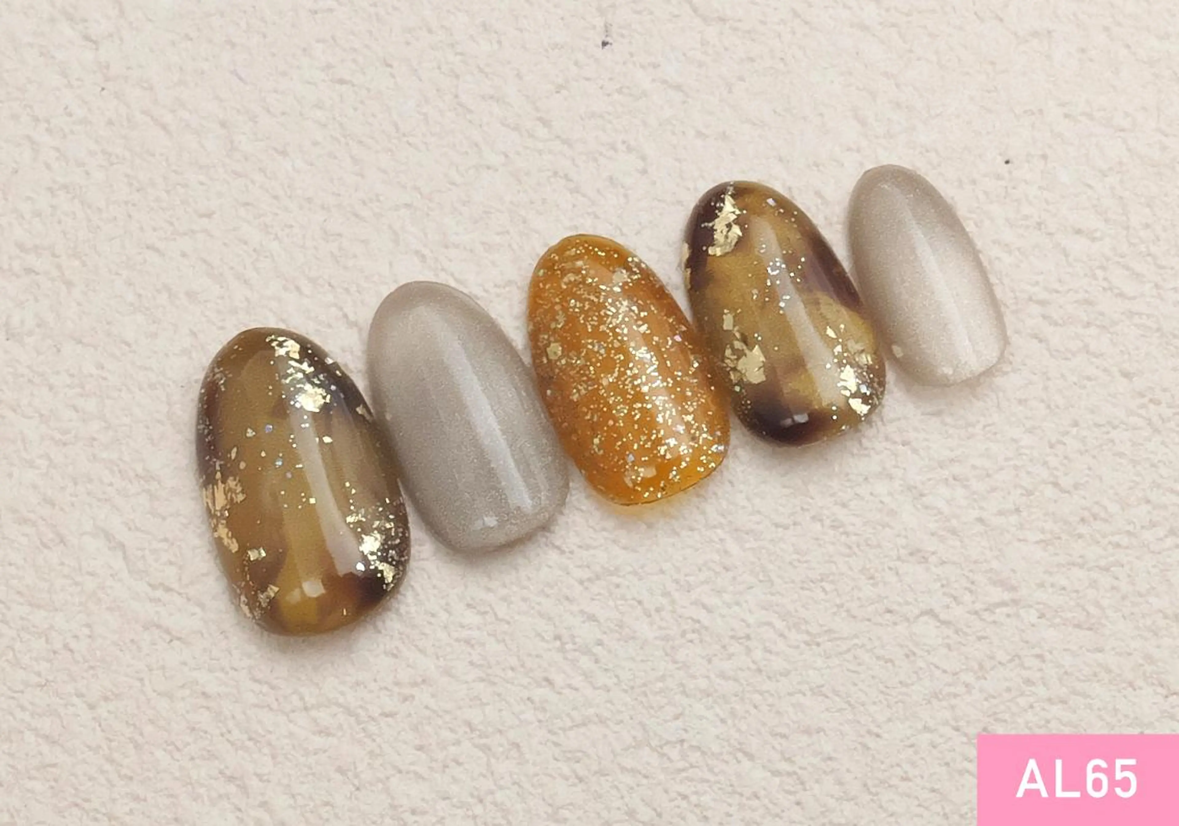 ネイル ゴールド 新橋Nail あやののネイルデザイン