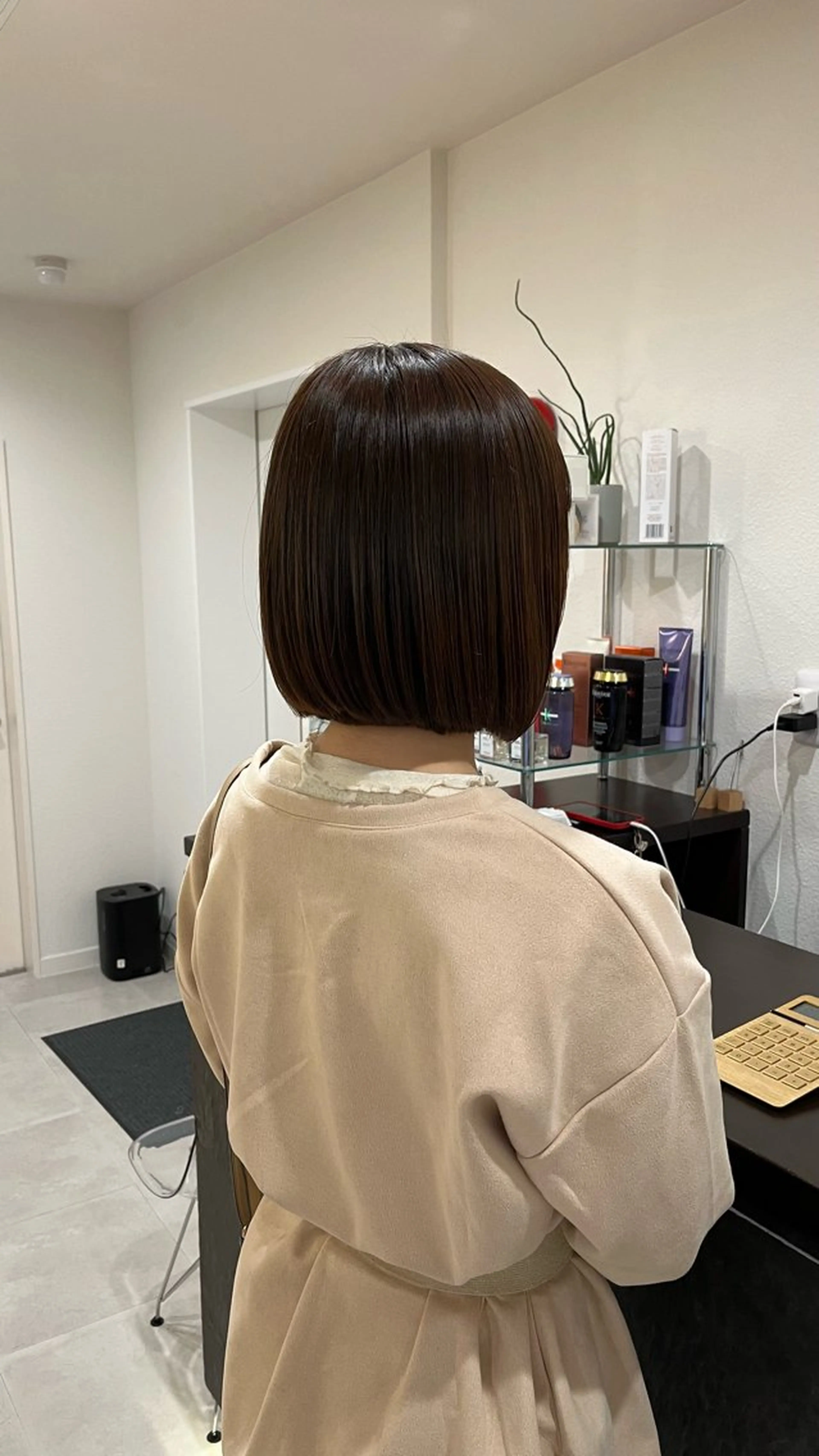 ショート ボブ カット ユナ🎀レイヤー /韓国/ハイトーンのヘアスタイル