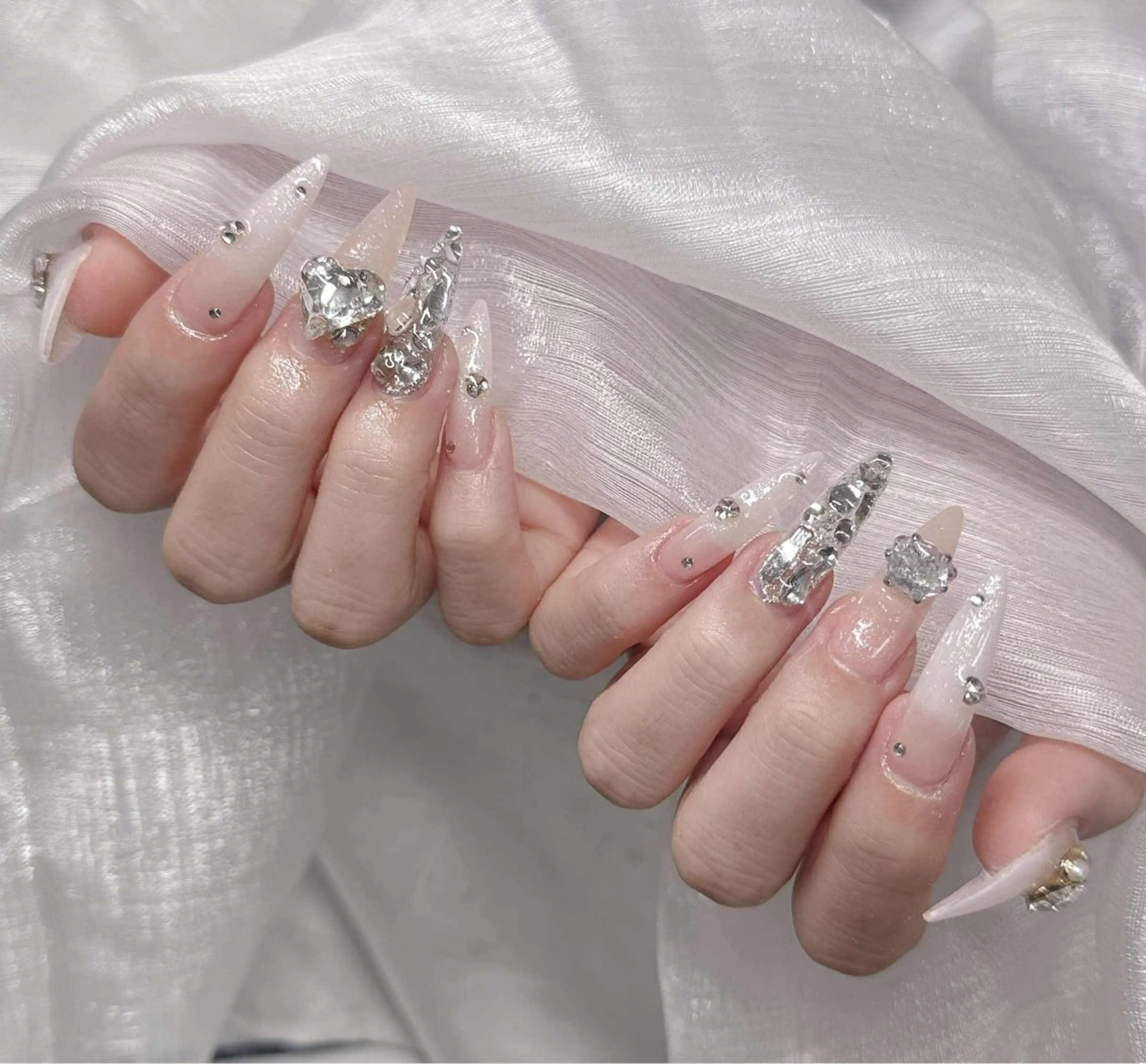 ネイル ハンドネイル Lee Nailsのネイルデザイン