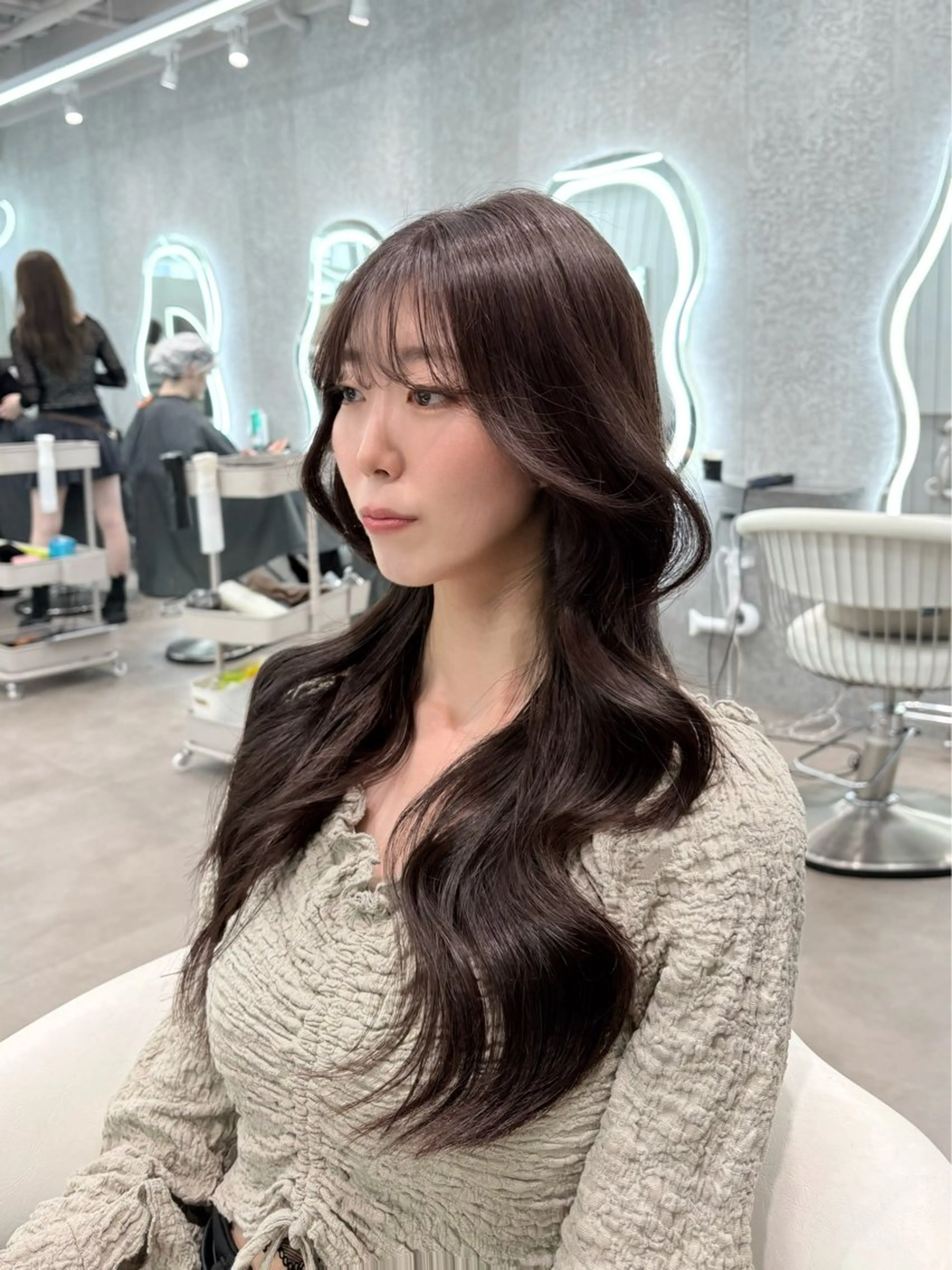 ロング カラー ヘアアレンジ アッシュ 黒髪 ブリーチ ブルーカラー ブルーブラック カット ヘアカラー トリートメント ヘアセット 大宮🩵縮毛矯正 髪質改善 佐藤 和のヘアスタイル