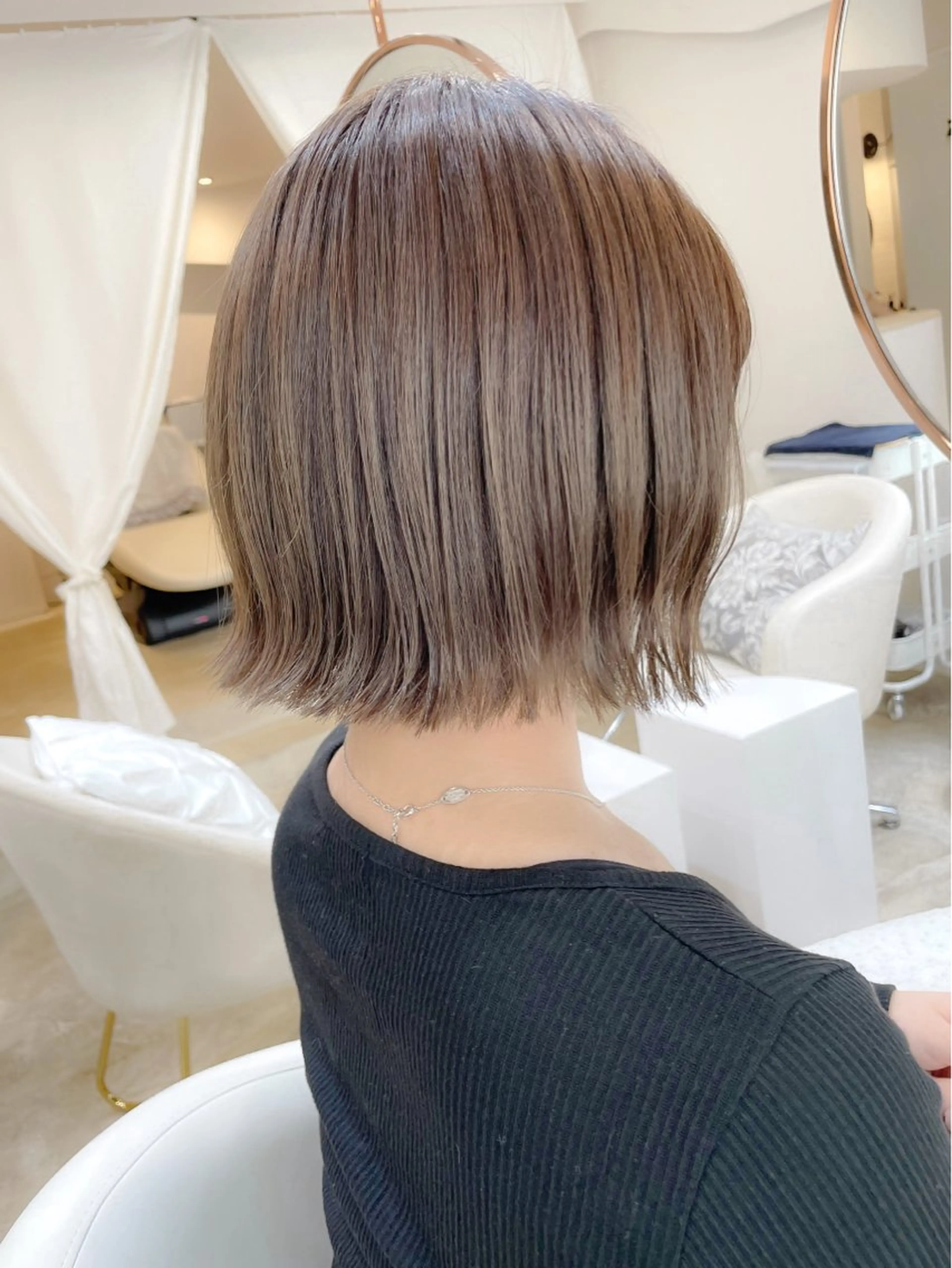 ショート カラー ブリーチ ケアブリーチ ダブルカラー ハイライトカラー イルミナカラー カット ヘアカラー トリートメント ミディアム/顔周り/ ベージュ🌼mayuのヘアスタイル