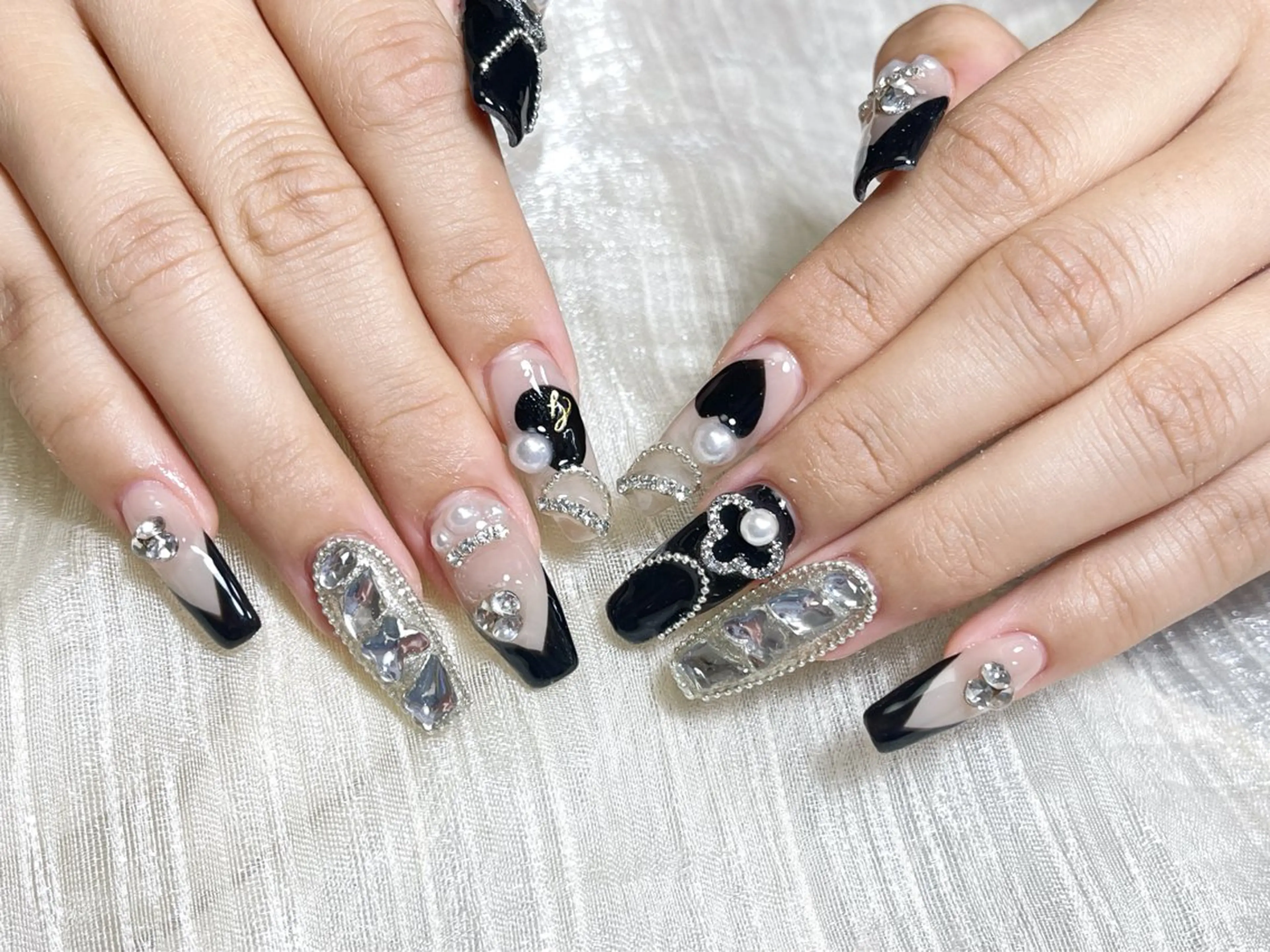 ネイル ハンドネイル 🎀ネイルサロン エクラYUI🎀のネイルデザイン