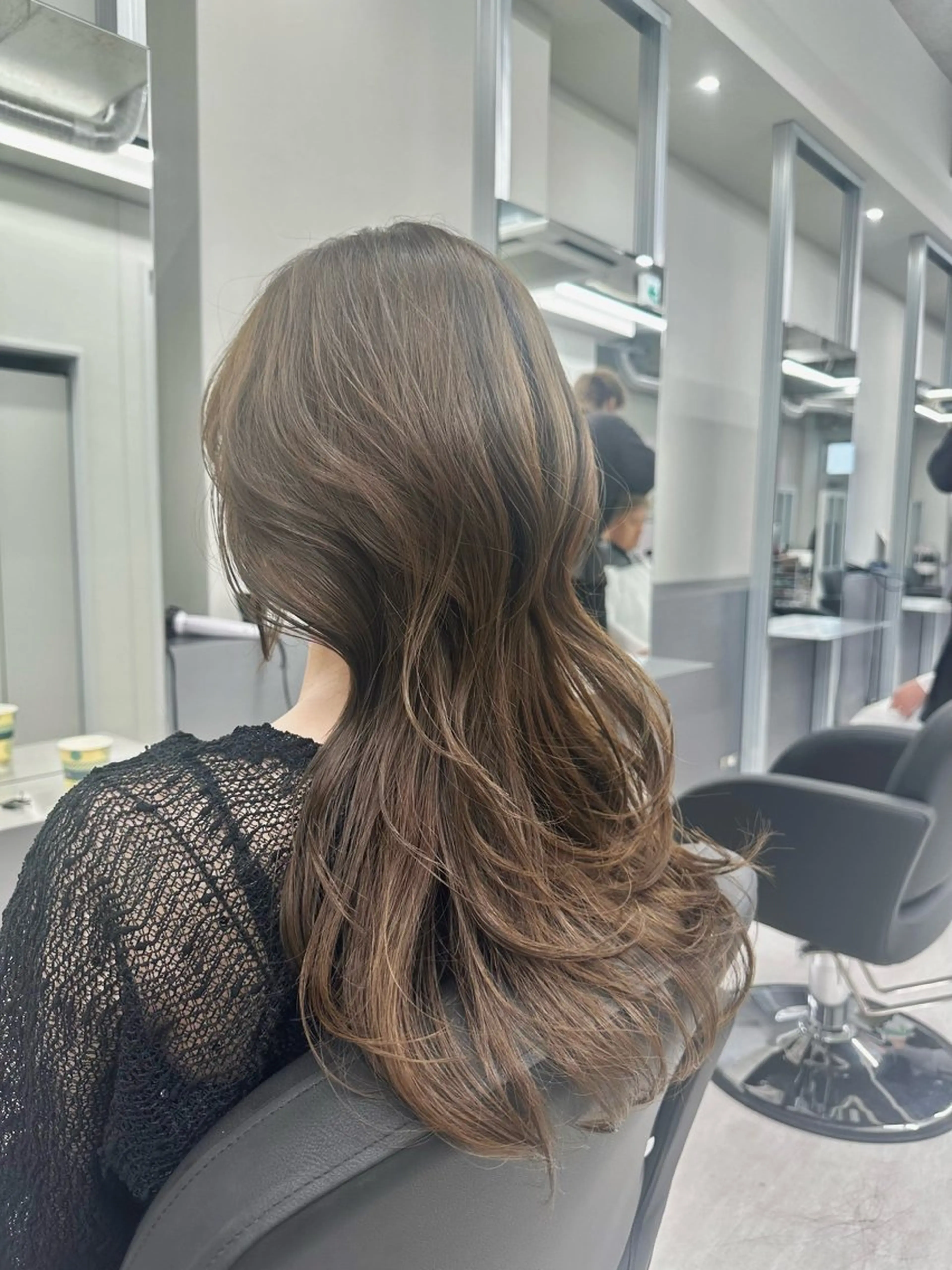 ロング カット ヘアカラー トリートメント クラタ タケアキのヘアスタイル
