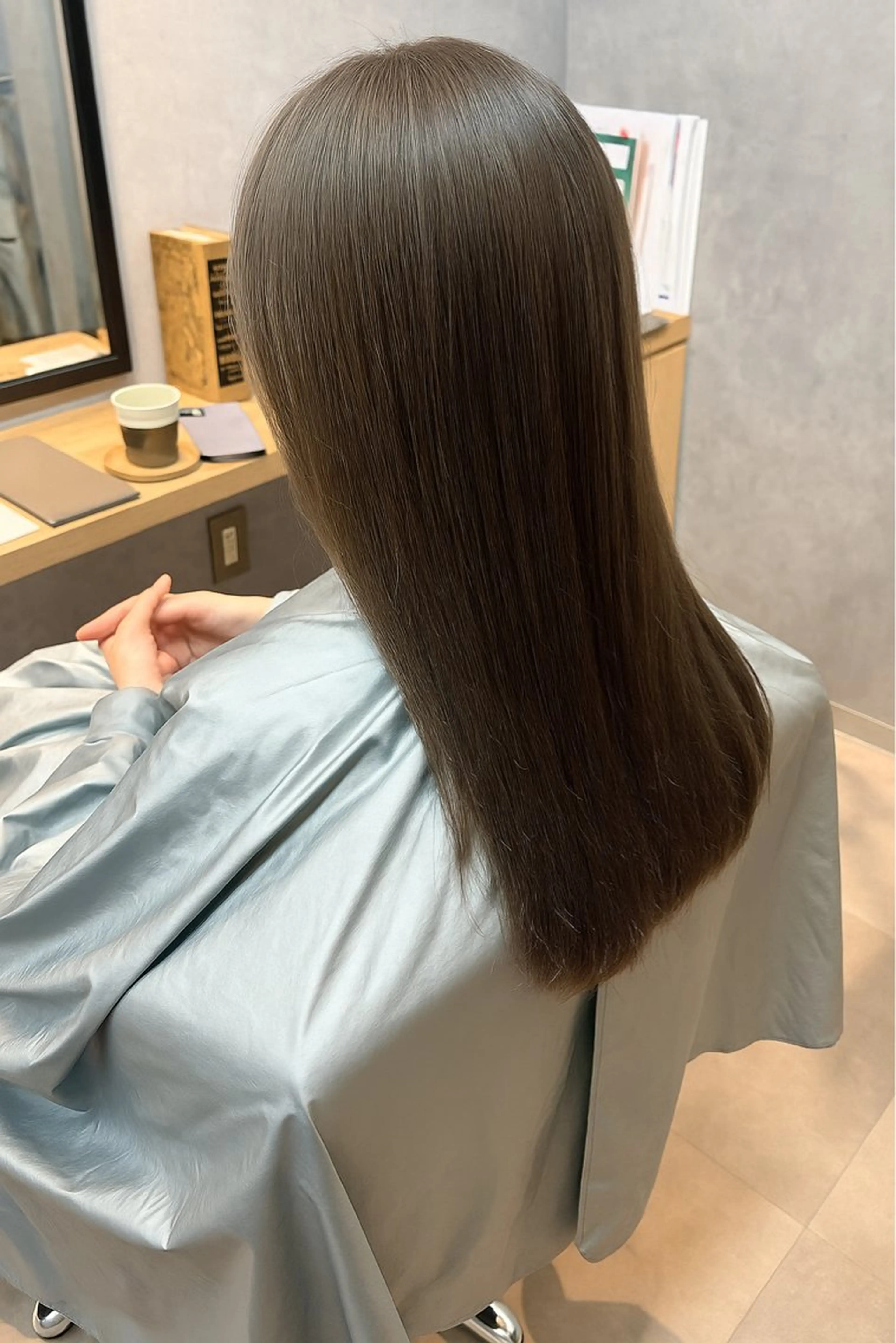 ロング カラー カット ヘアカラー motoトップカラー リスト/ブリーチカラのヘアスタイル