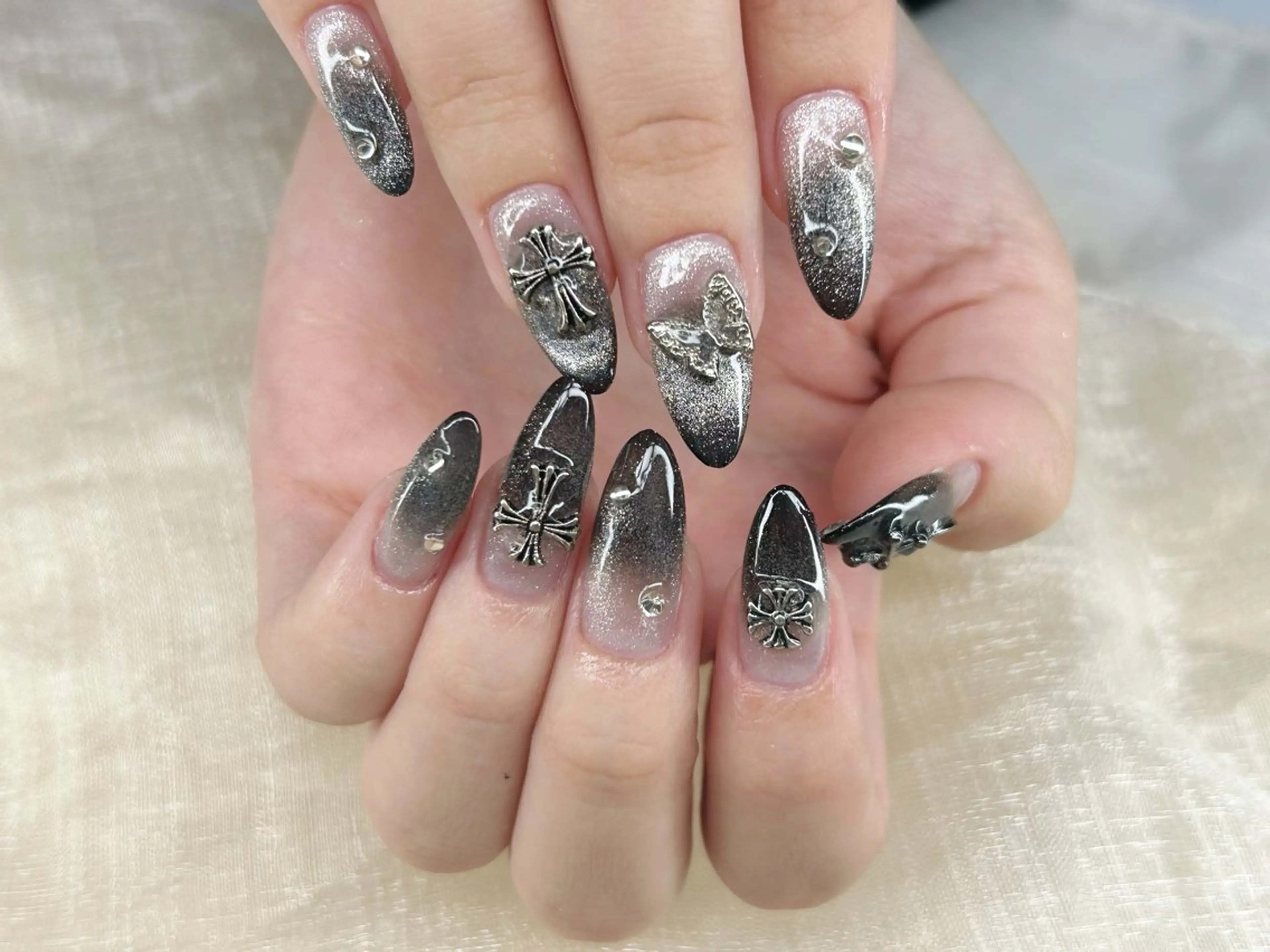ネイル アートネイル 成人式 長さ出し フットネイル マグネットネイル ハンドネイル Lino Nailのネイルデザイン