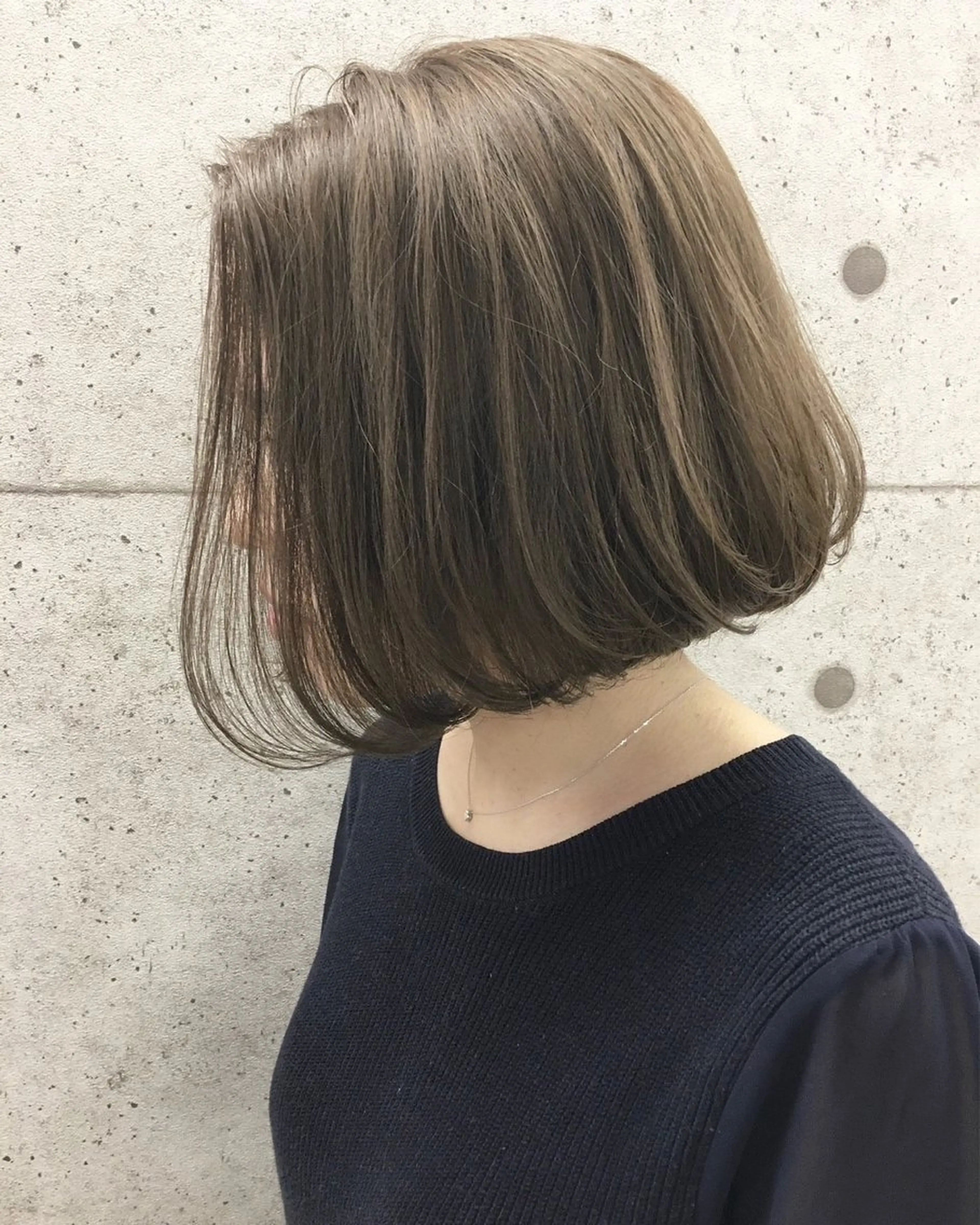カラー ベージュカラー ブラウンカラー ブラウンベージュ 透明感カラー フォギーベージュ 辺見 葵のヘアスタイル