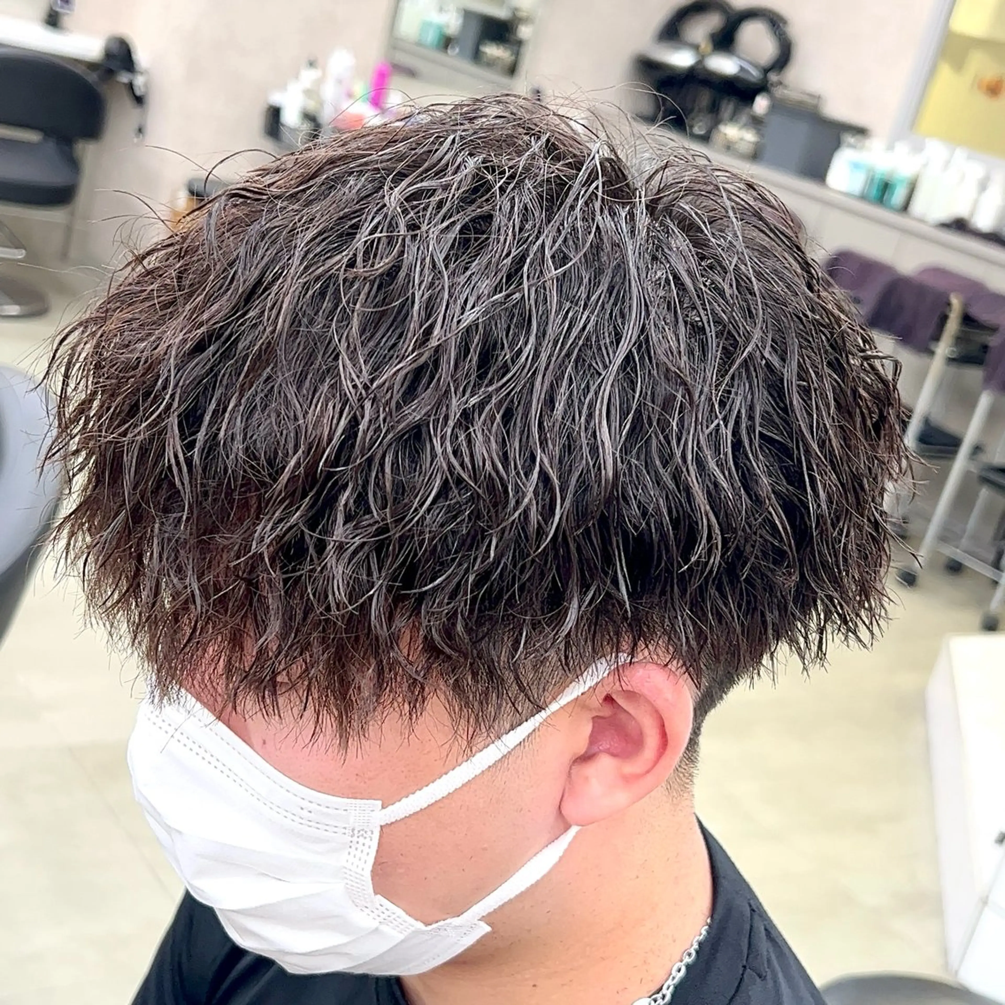 ショート パーマ ヘアアレンジ メンズ メンズパーマ 顔まわりカット の達人のヘアスタイル