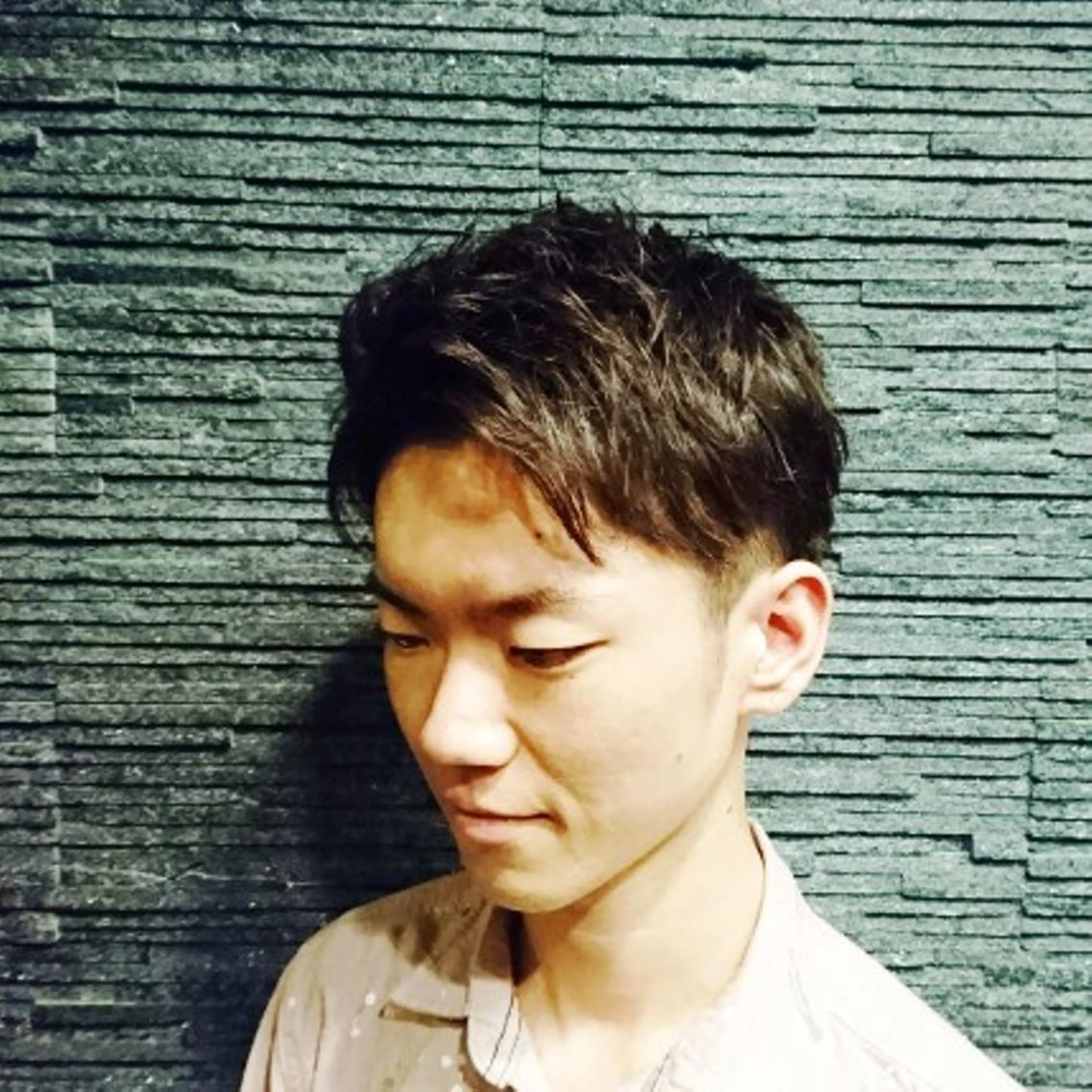 ミディアム BroTokyo 有楽町アシスタントのヘアスタイル
