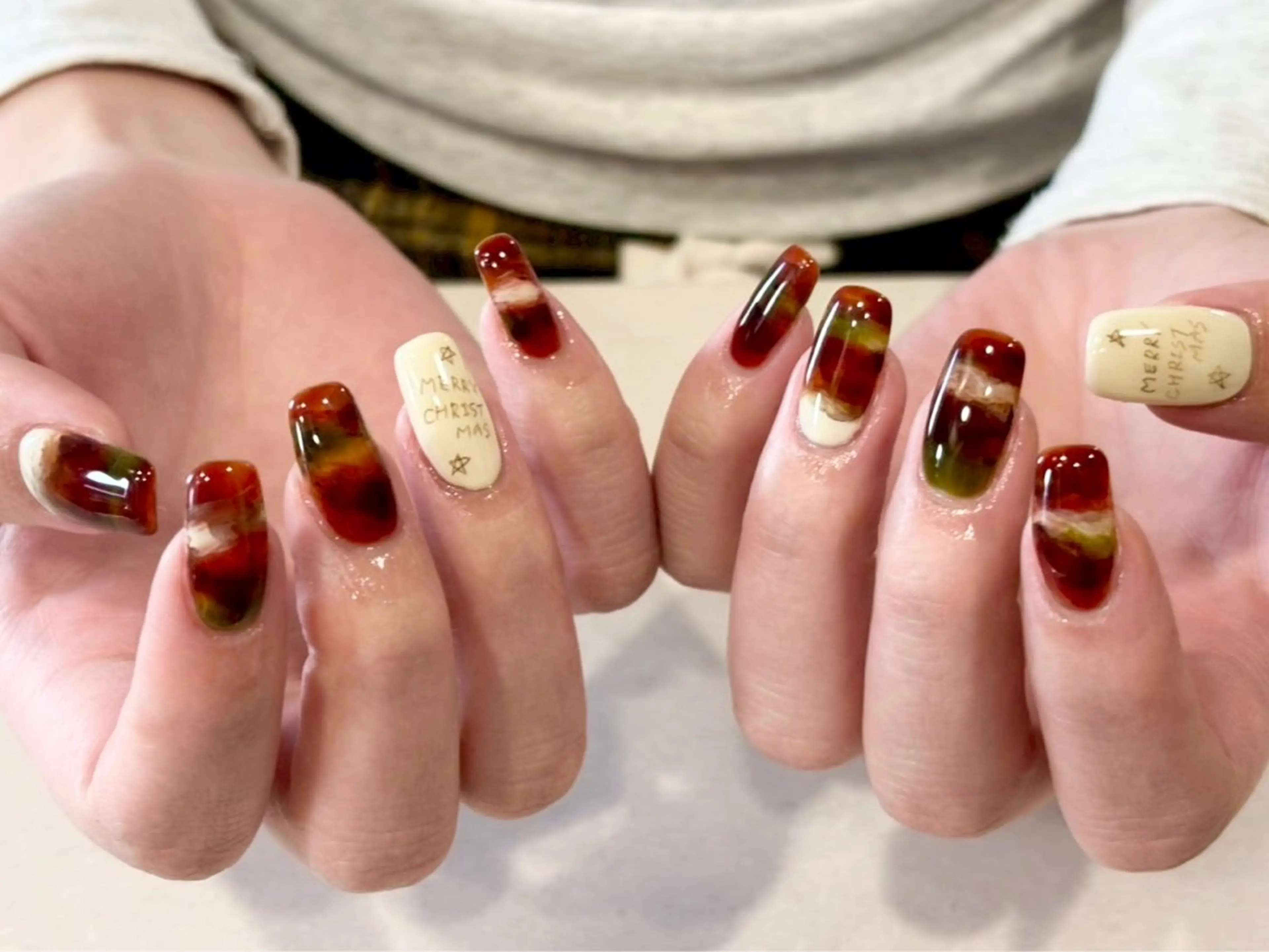 ミディアム ハンドネイル AMI 下北沢駅徒歩3分のネイルデザイン