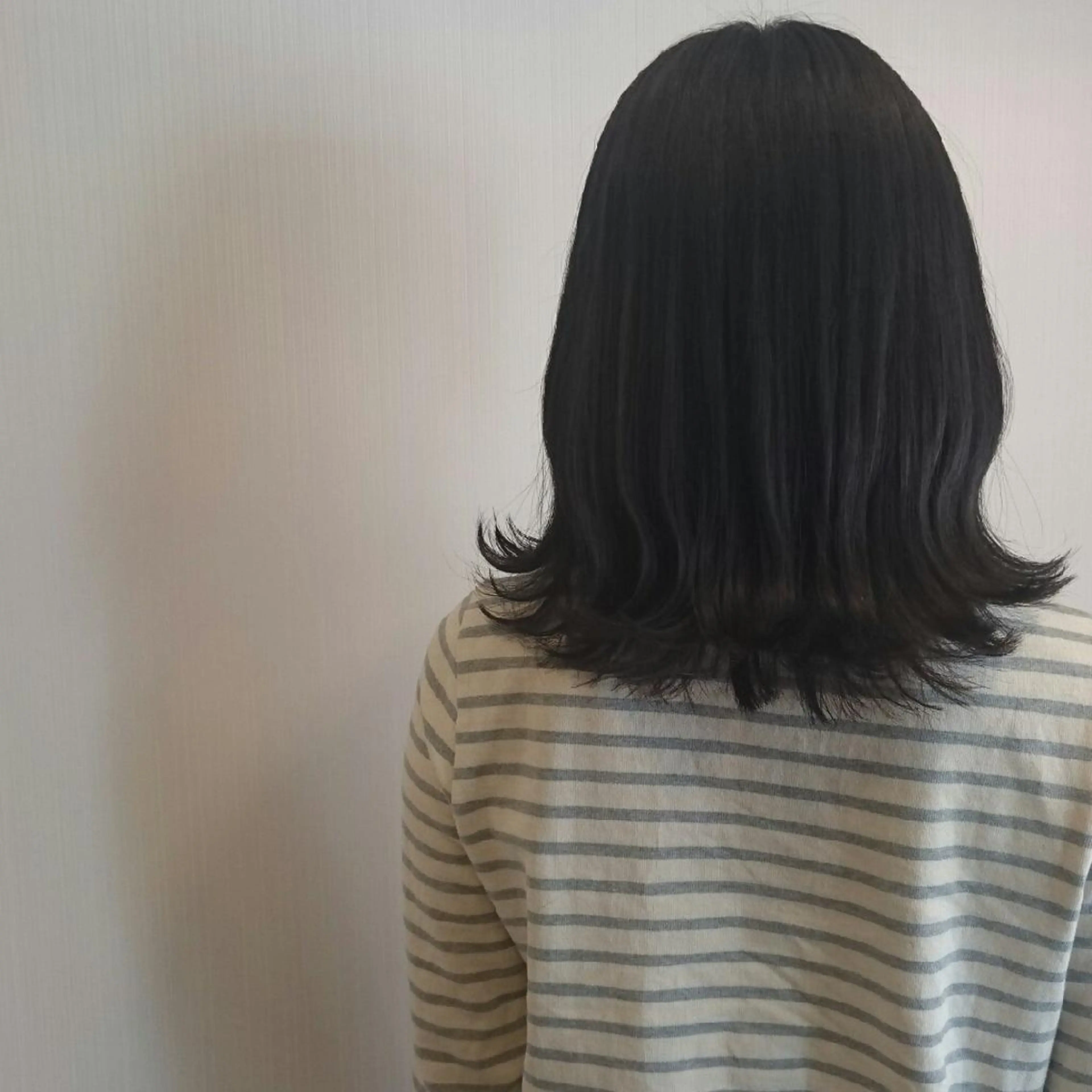 ミディアム カラー 黒髪 ブルーカラー ブルーブラック ◎モチマル チアキ◎のヘアスタイル