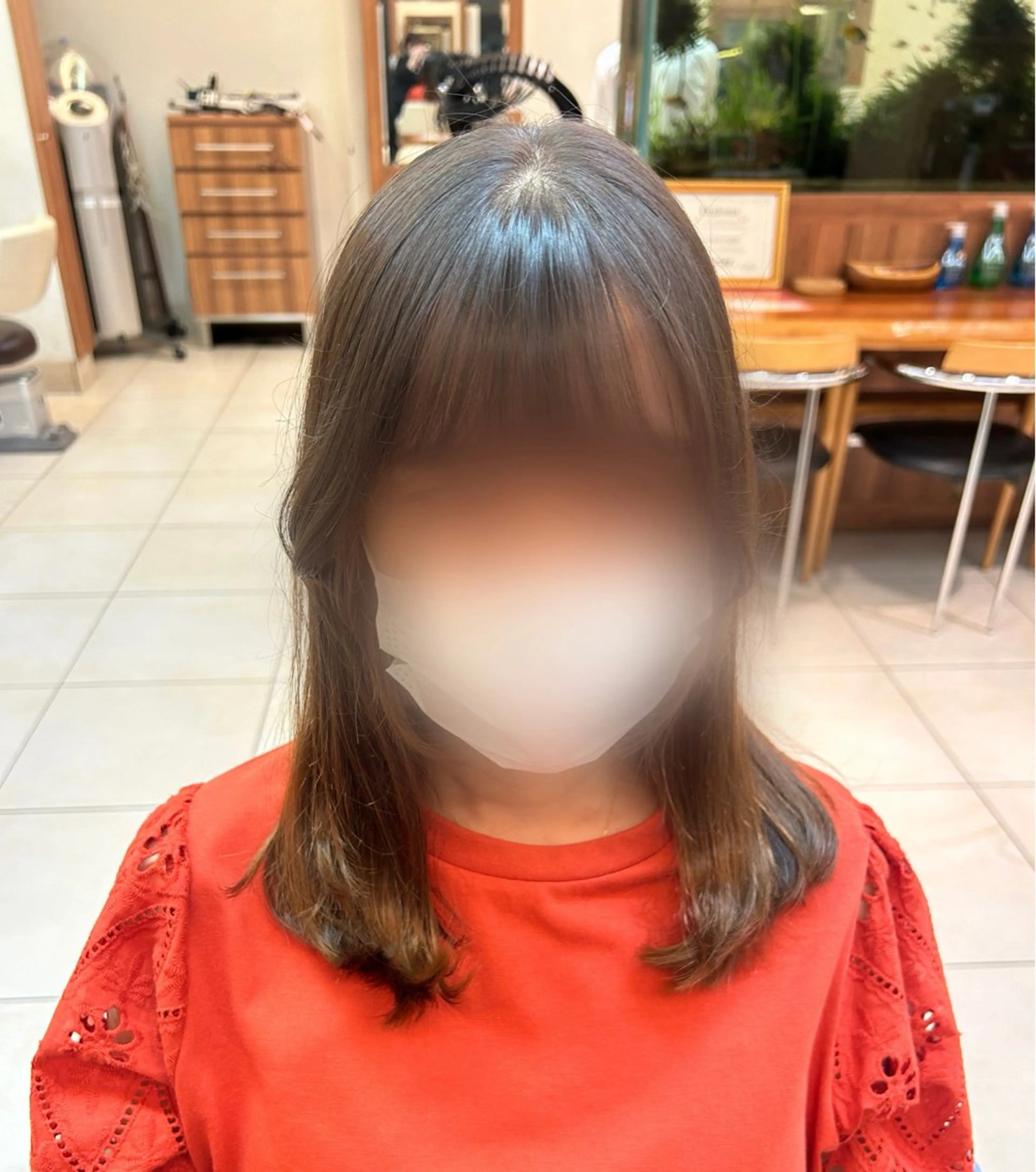 セミロング 三瓶 公子のヘアスタイル