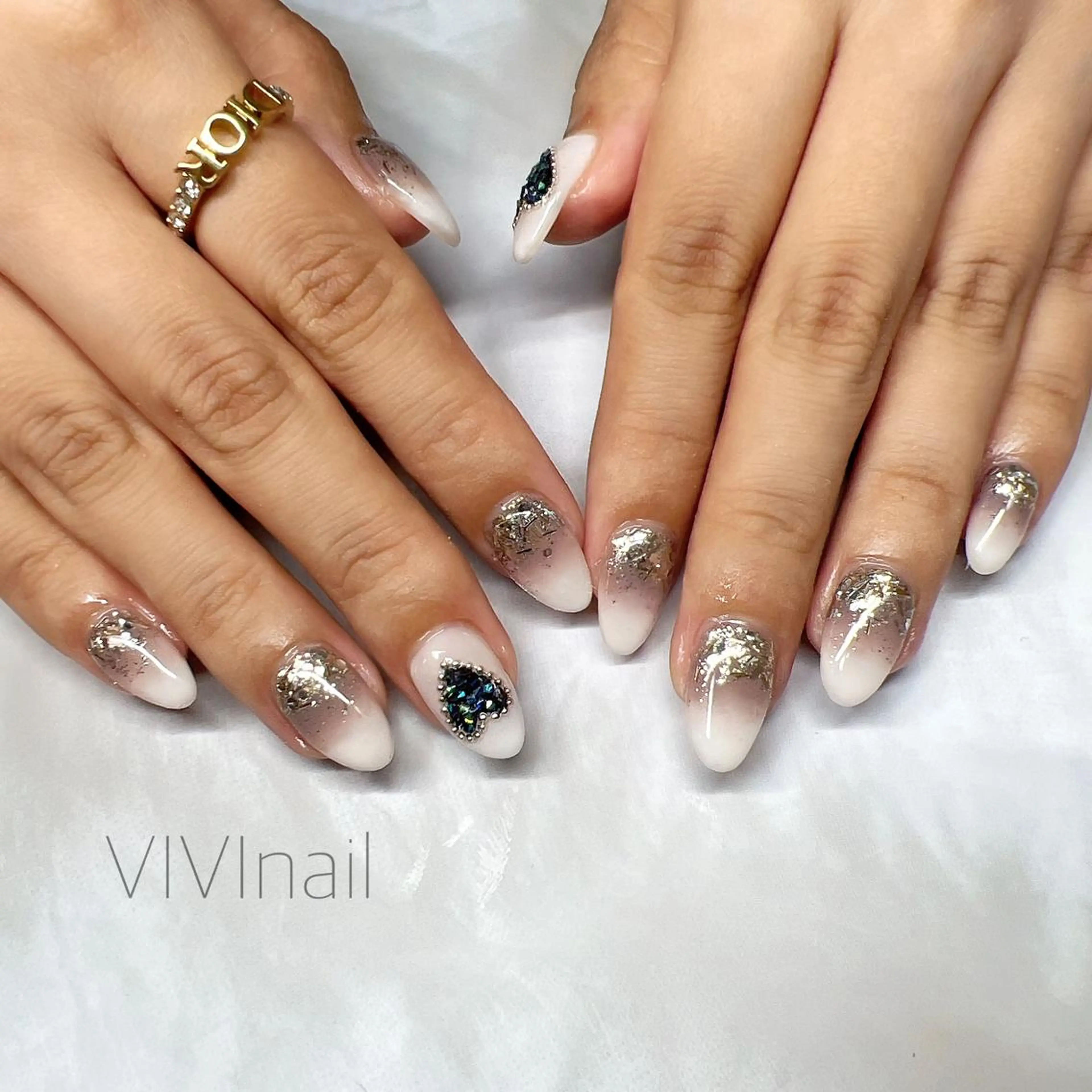 ネイル ハート キラキラネイル ハンドネイル vivi nailのネイルデザイン