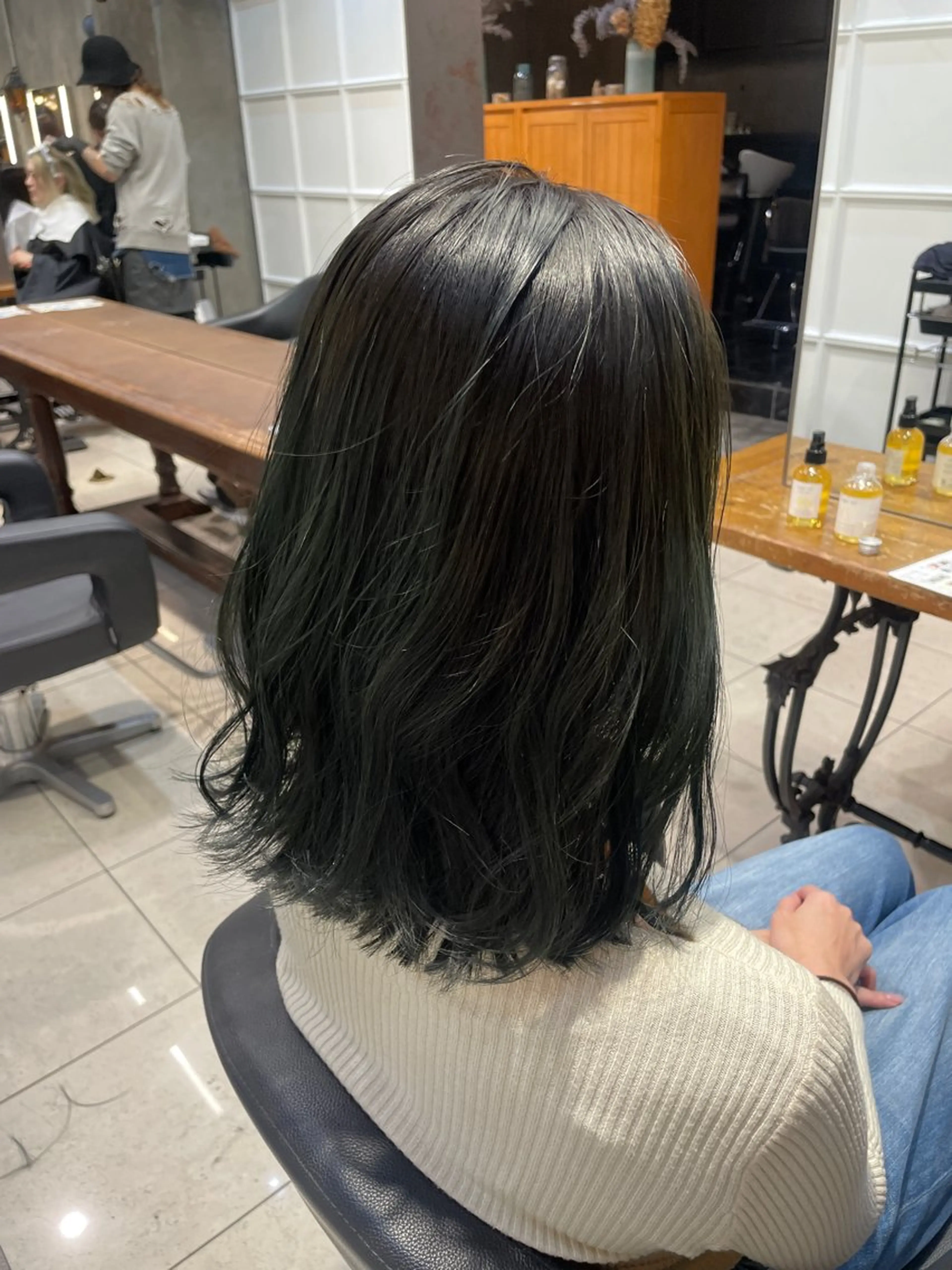 ミディアム カラー パーマ ヘアアレンジ レイヤー/ 透明感カラー/マドカのヘアスタイル