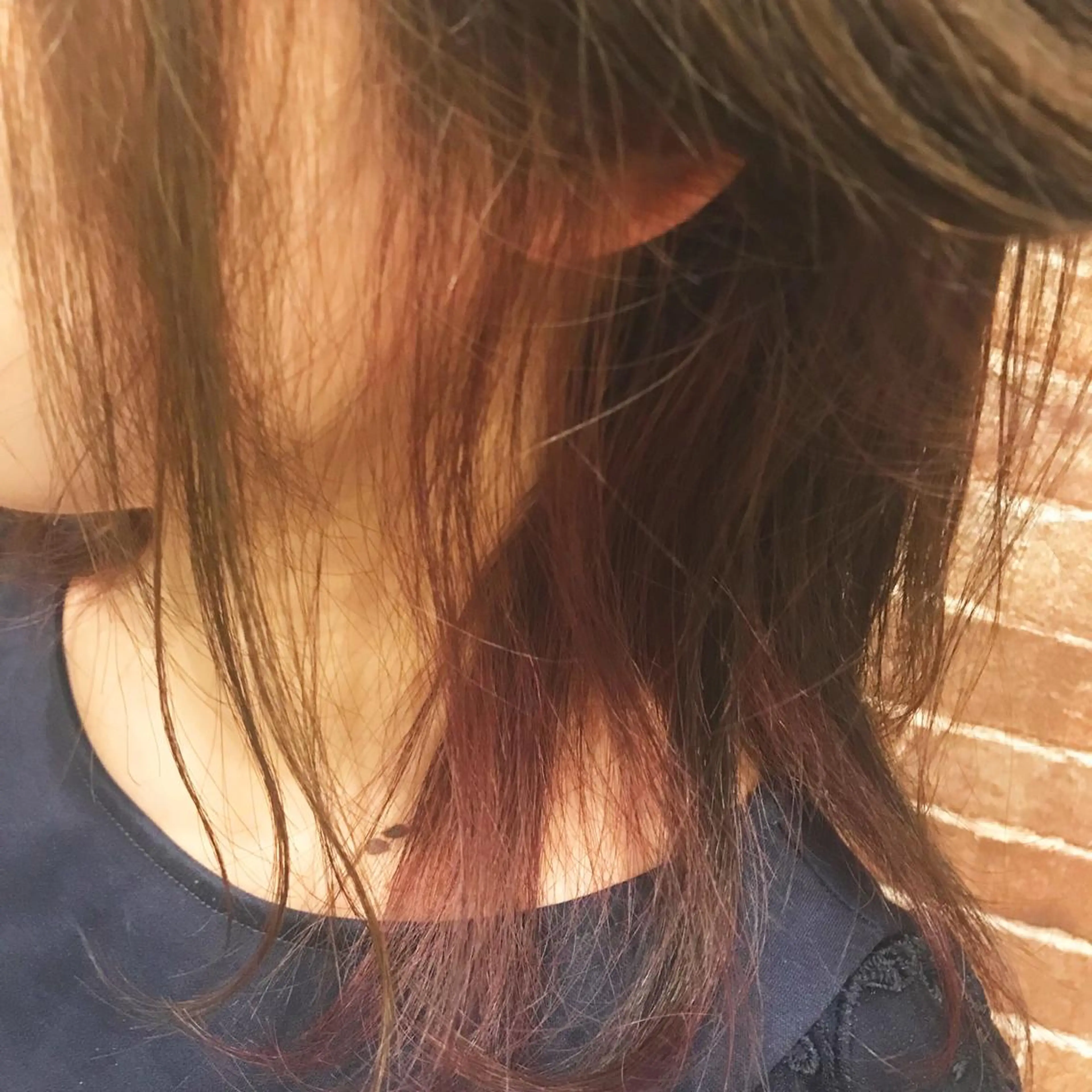 セミロング カラー ブリーチ クワハラ イオリのヘアスタイル