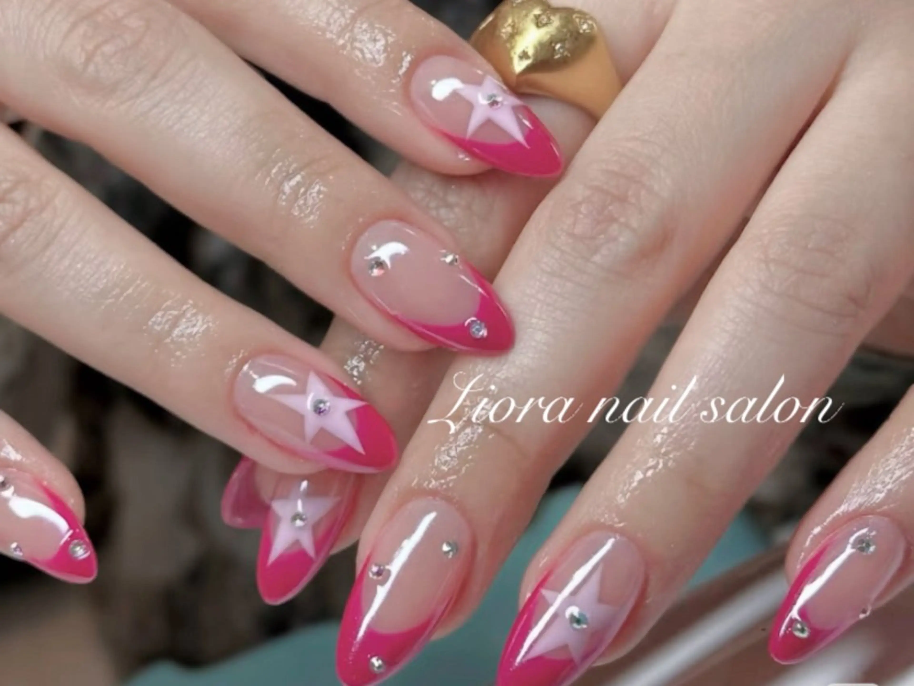 ネイル フレンチネイル ジェルネイル ガーリー グラデーション キラキラネイル ハンドネイル Liora ネイルサロン所属・Liora nail salonのネイルデザイン