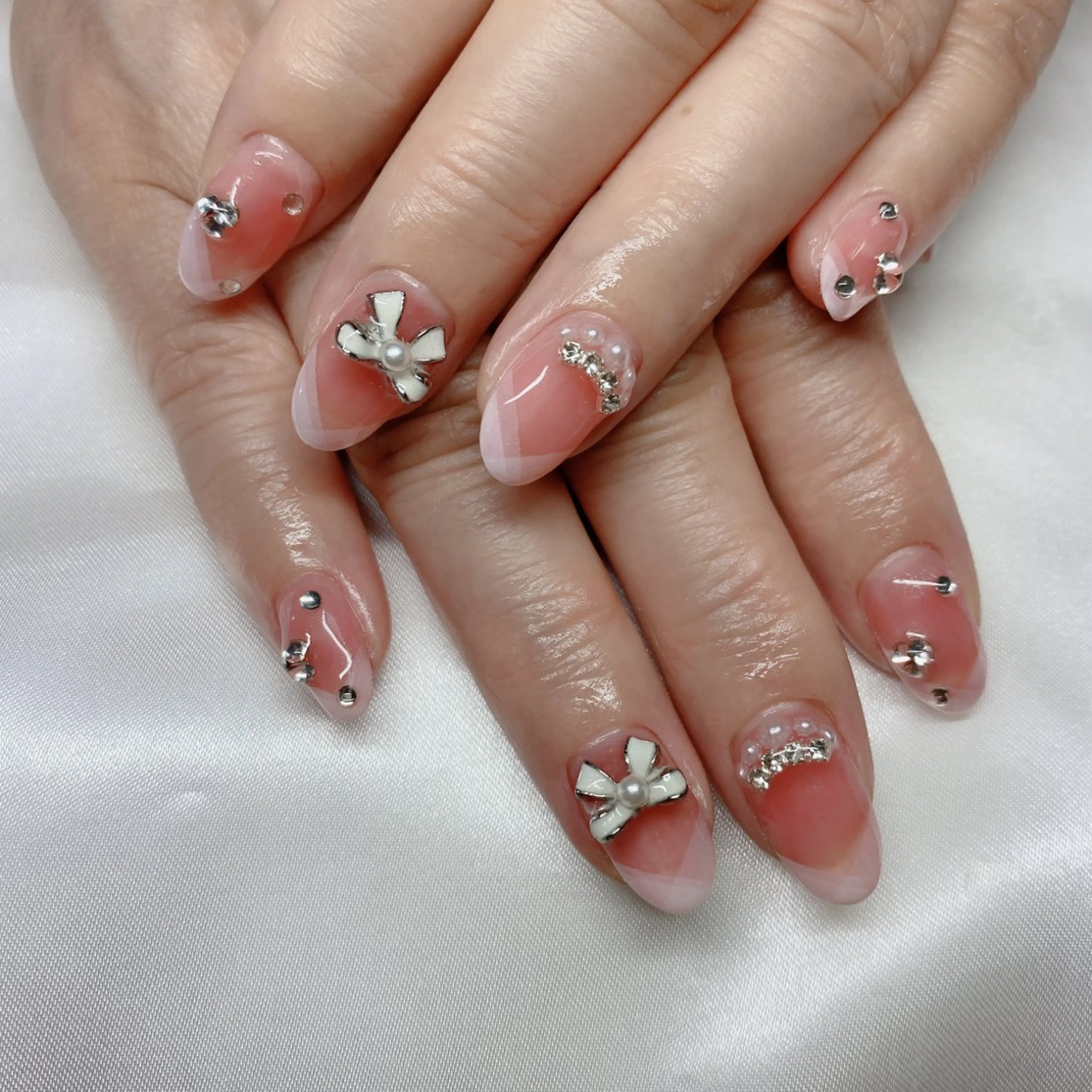 ネイル ハンドネイル ハンドケア Unique Nailのネイルデザイン