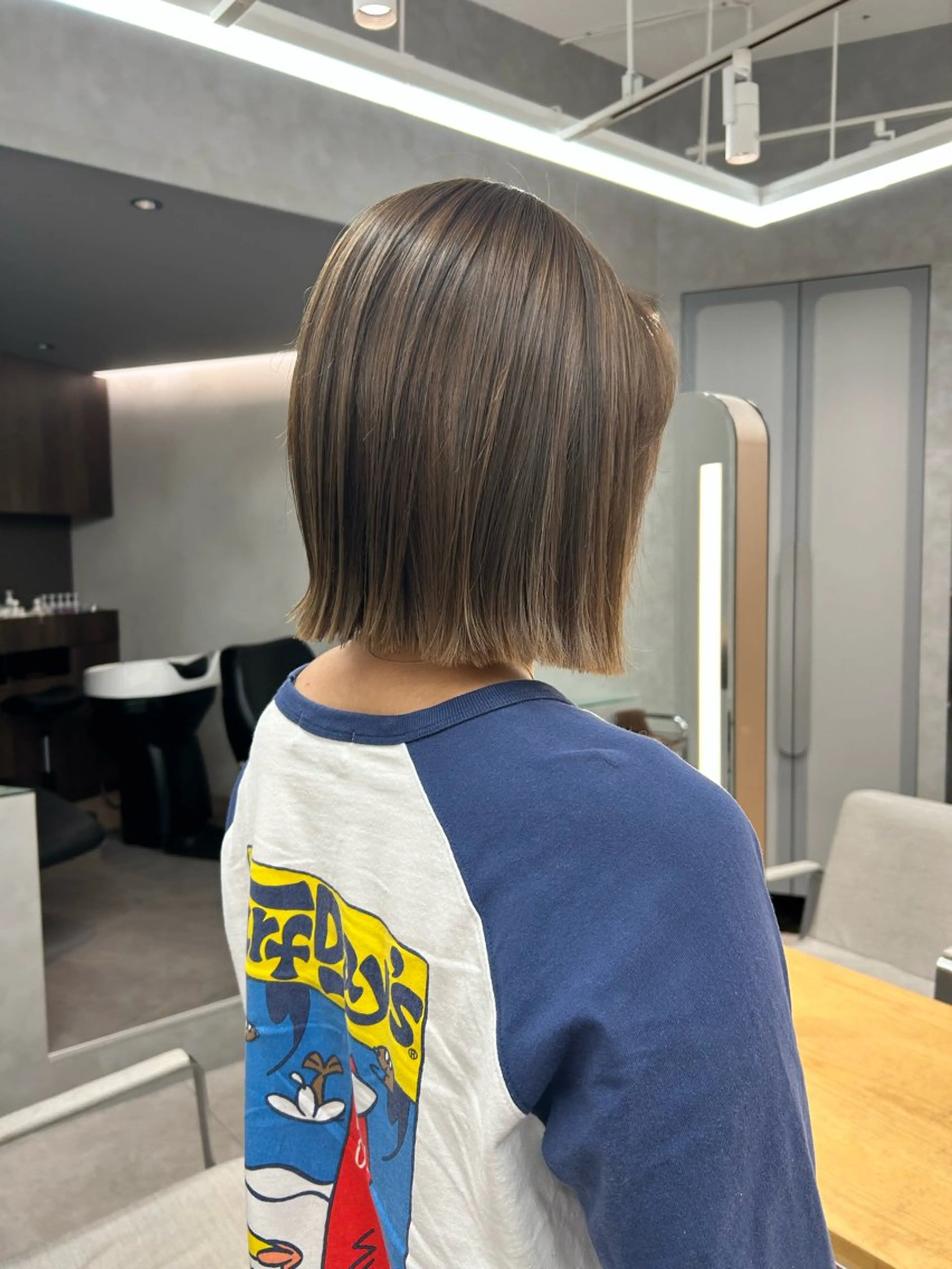 ショート ルネ所属・切りっぱなしボブ グレージュ/福田梢のヘアスタイル