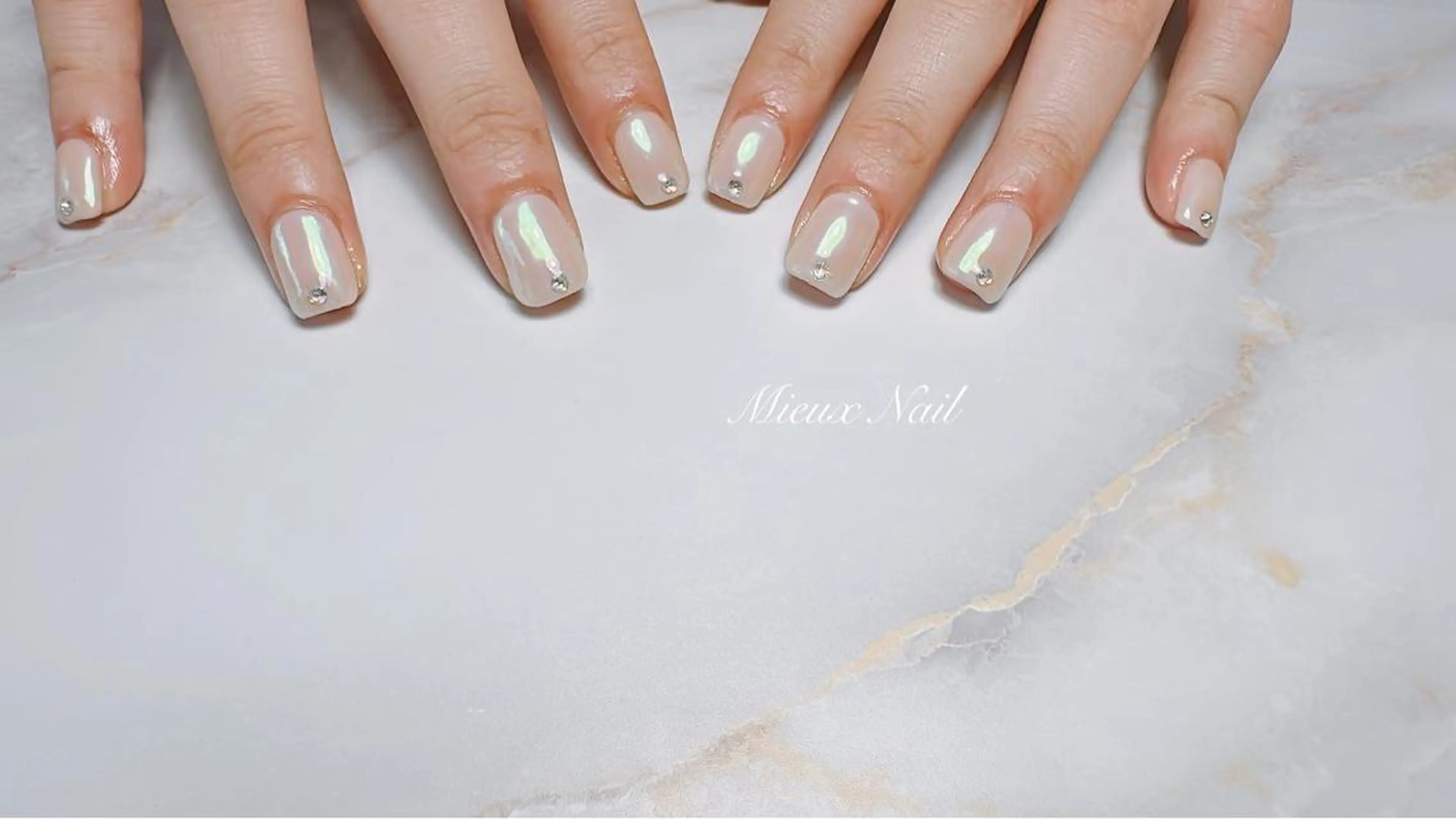 ネイル オーロラネイル ブルー ピンク 春ネイル 夏ネイル ハンドネイル 市川 麻衣子のネイルデザイン