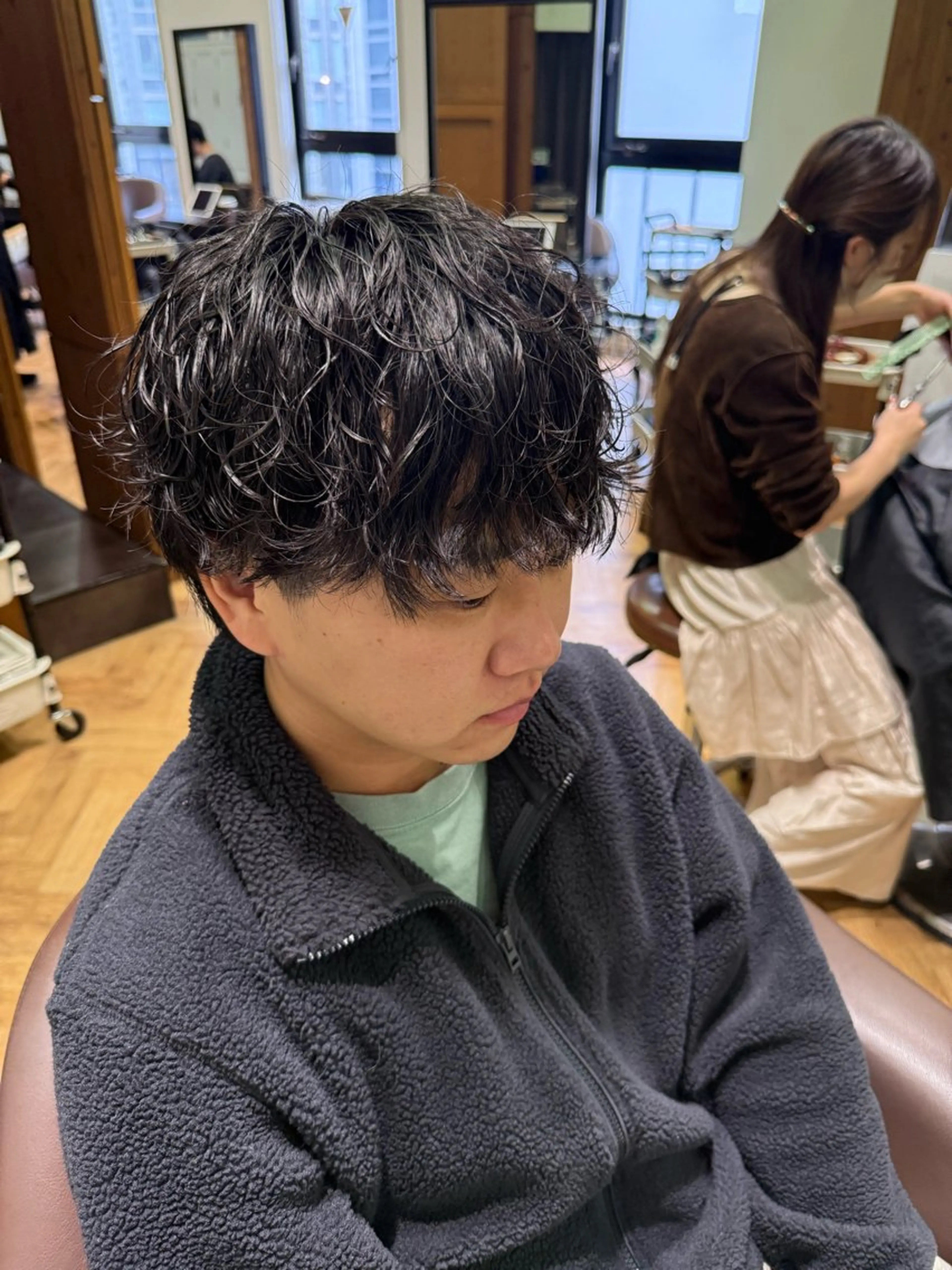 ショート パーマ メンズ 溝口 槙里也のヘアスタイル