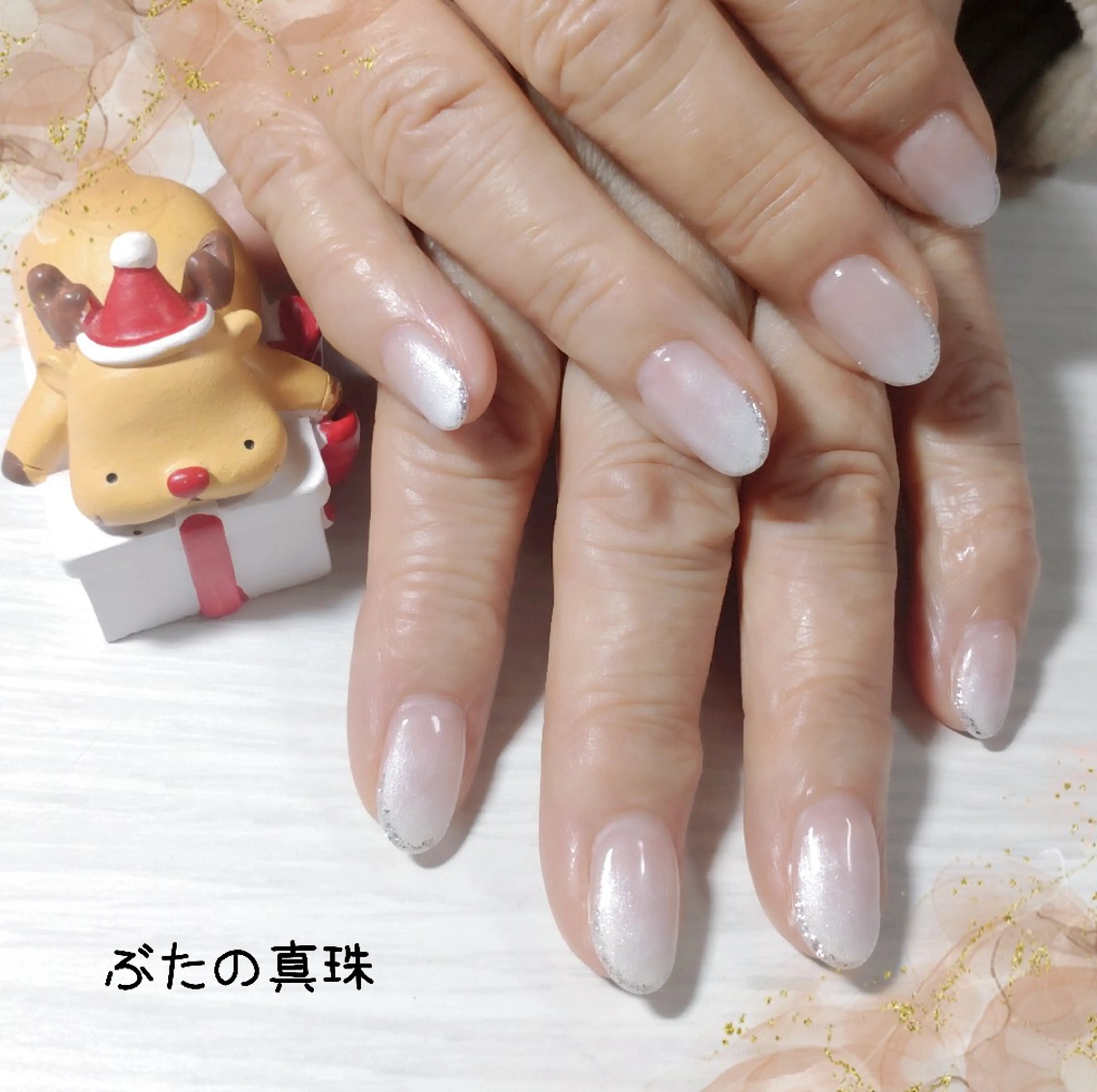 ネイル グラデーション ホワイト ハンドネイル 林 珠里のネイルデザイン