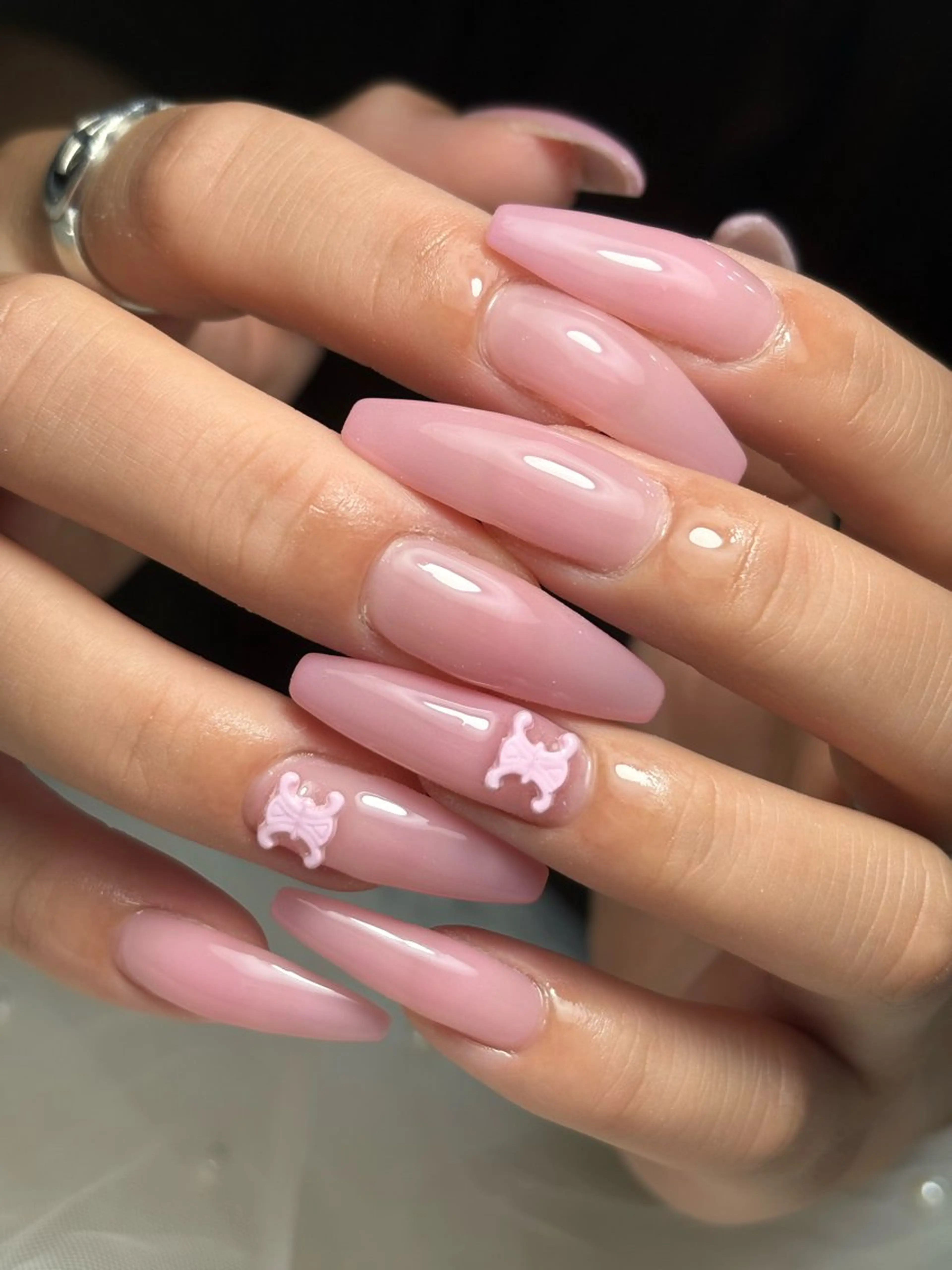 ネイル ハンドネイル フットネイル ✴︎ Delightのネイルデザイン