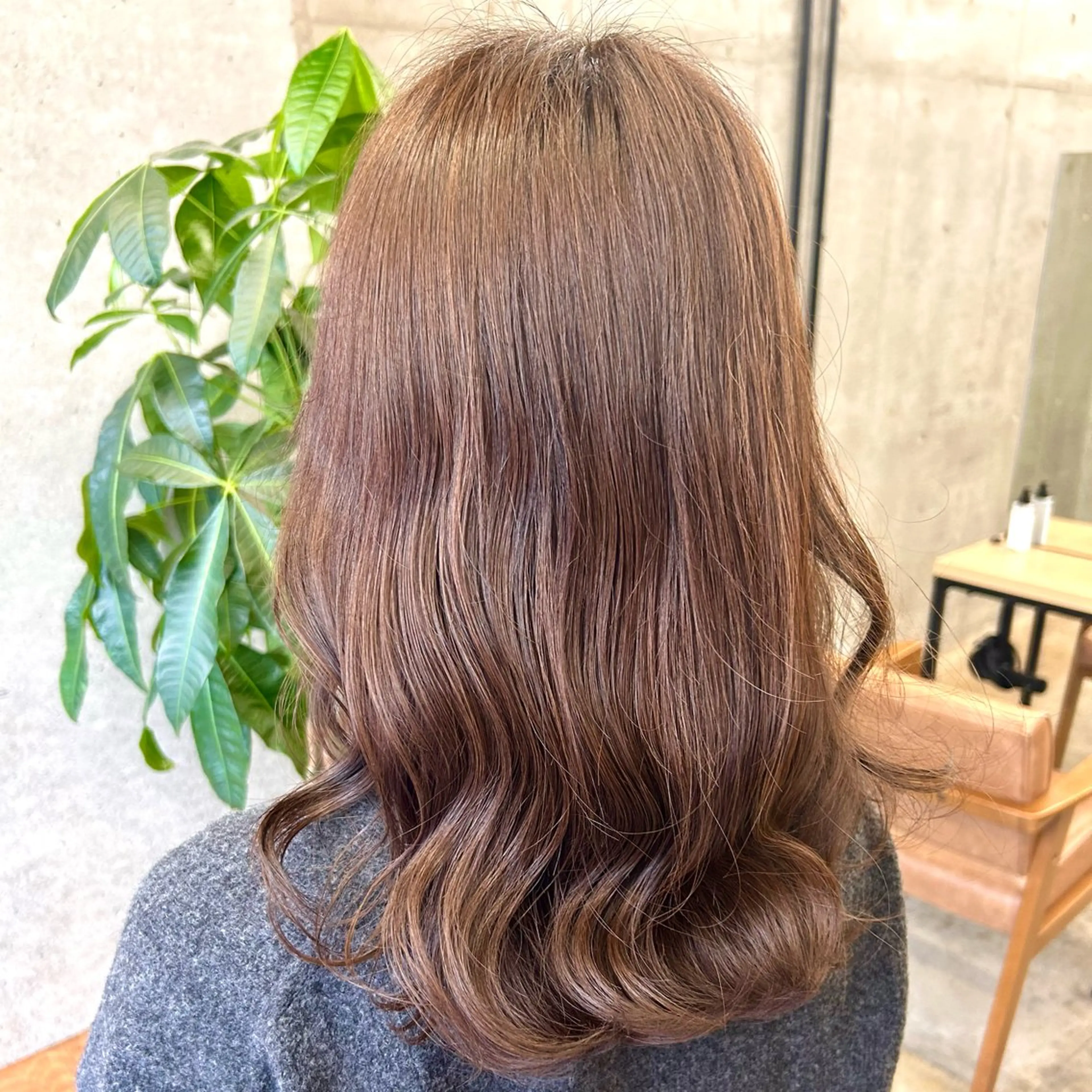 セミロング カラー ヘアカラー トリートメント ヘアセット ✨うるツヤ縮毛矯正 ✨ベージュ/レオンのヘアスタイル